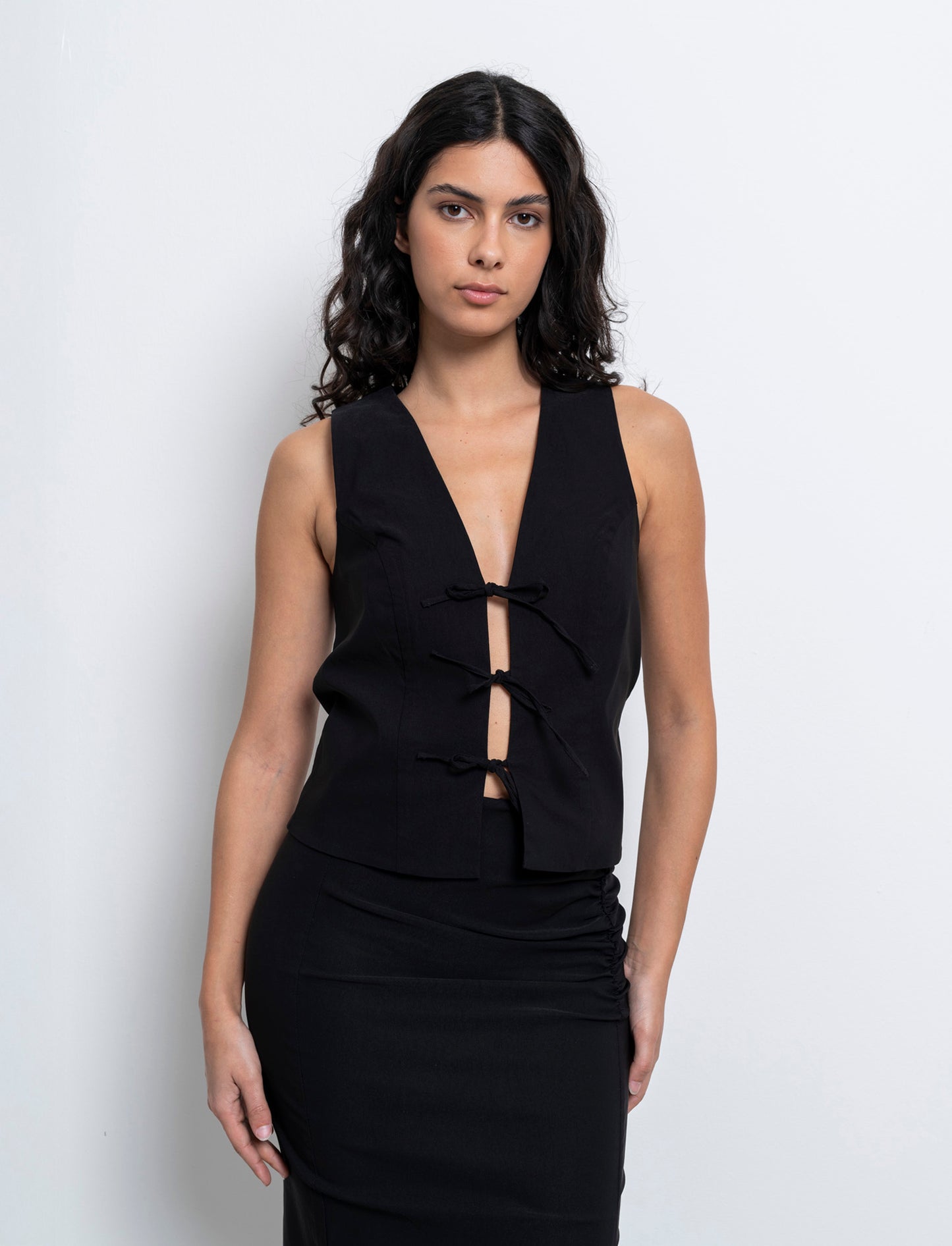 Woman's lace-up vest for stylish layering - Black