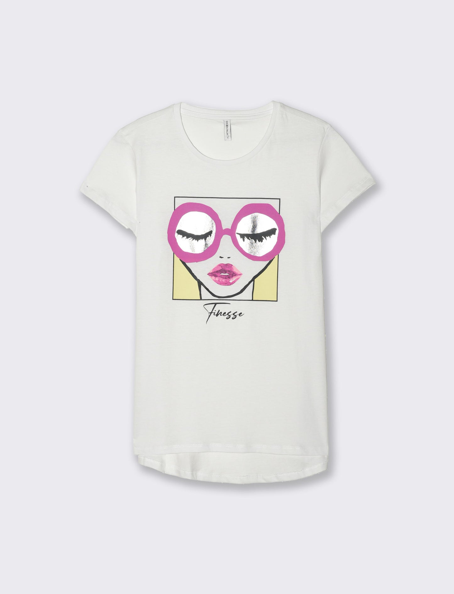 Woman's printed graphic t-shirt for casual wear - 