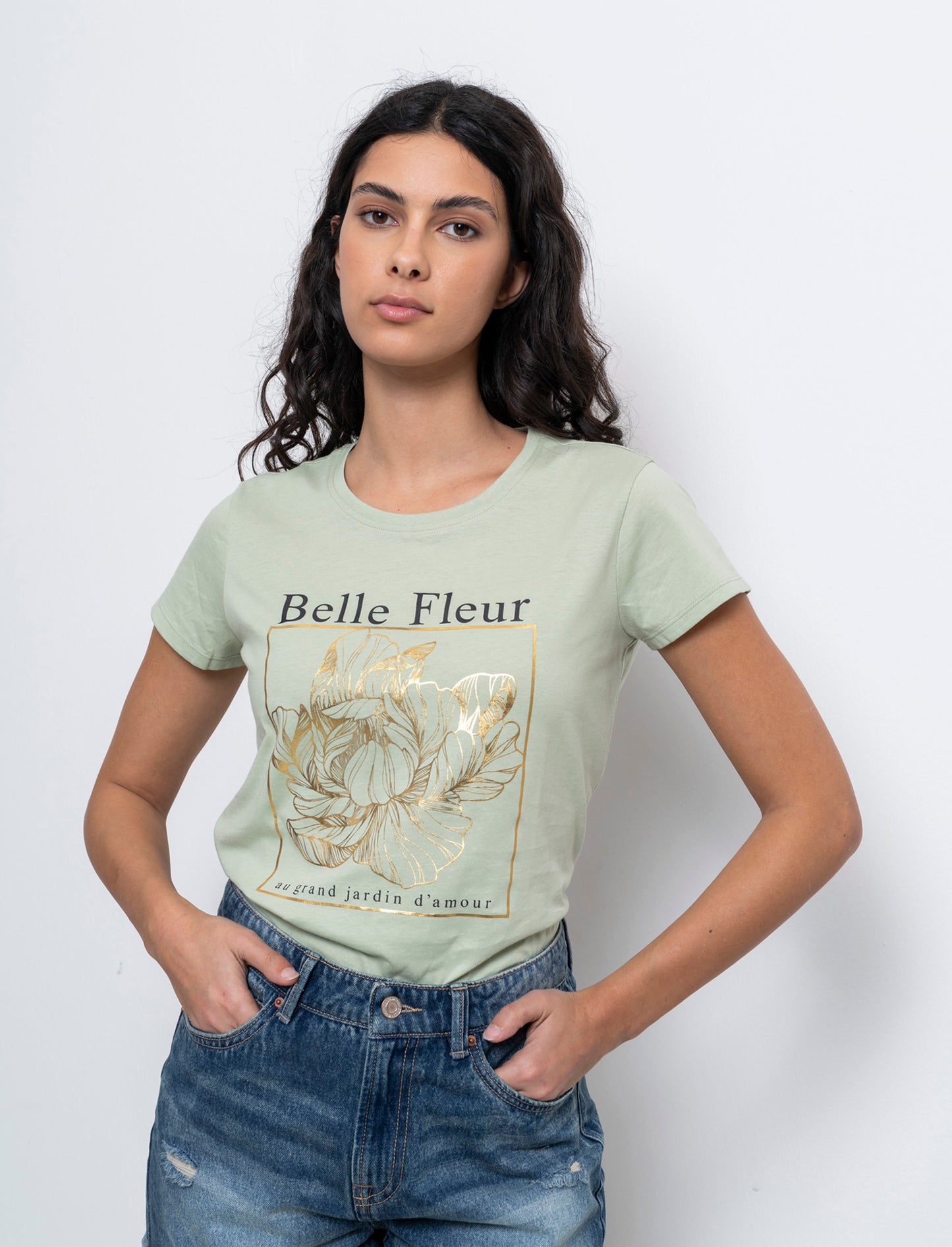 Woman's printed graphic t-shirt for casual wear - Green