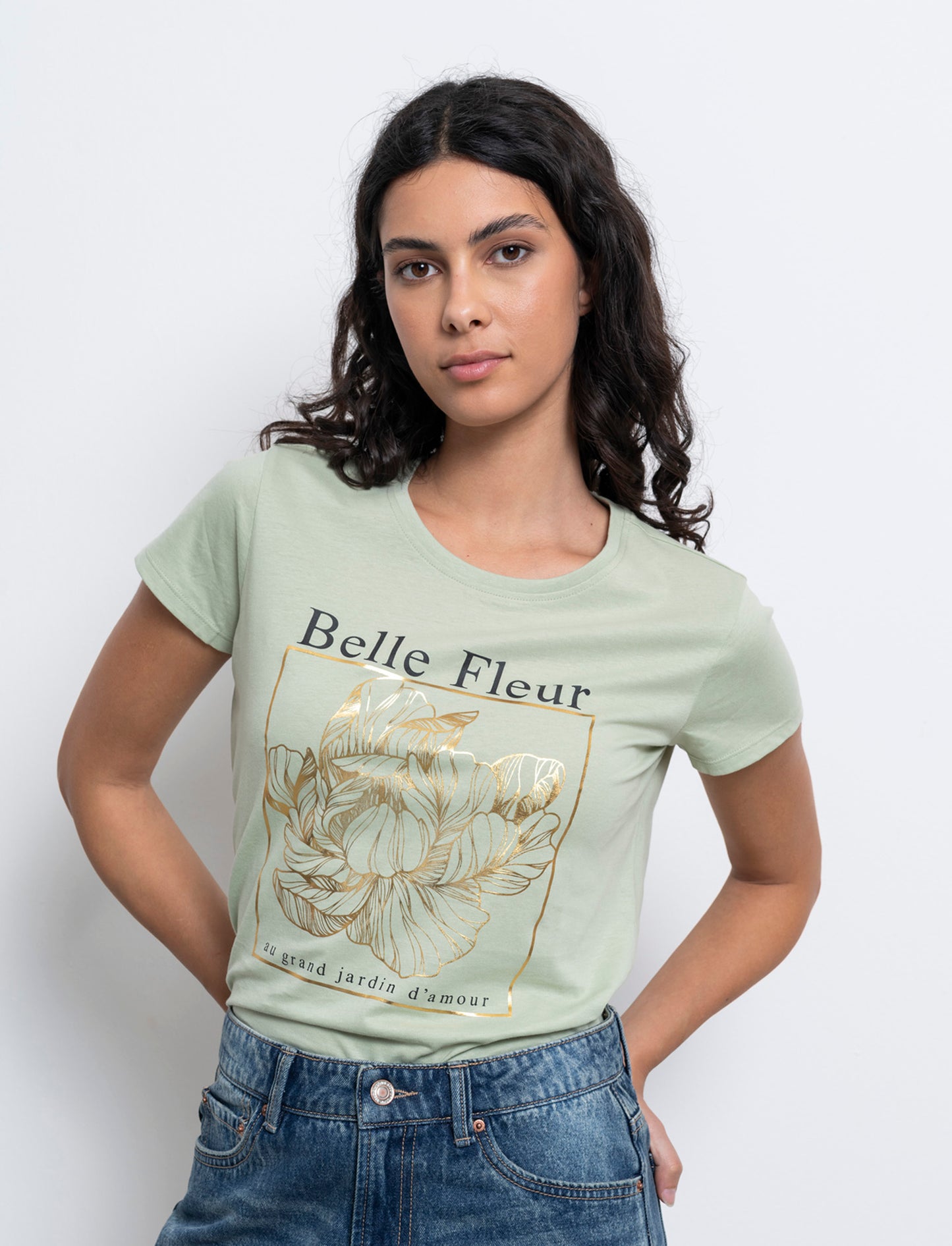 Woman's printed graphic t-shirt for casual wear - Green