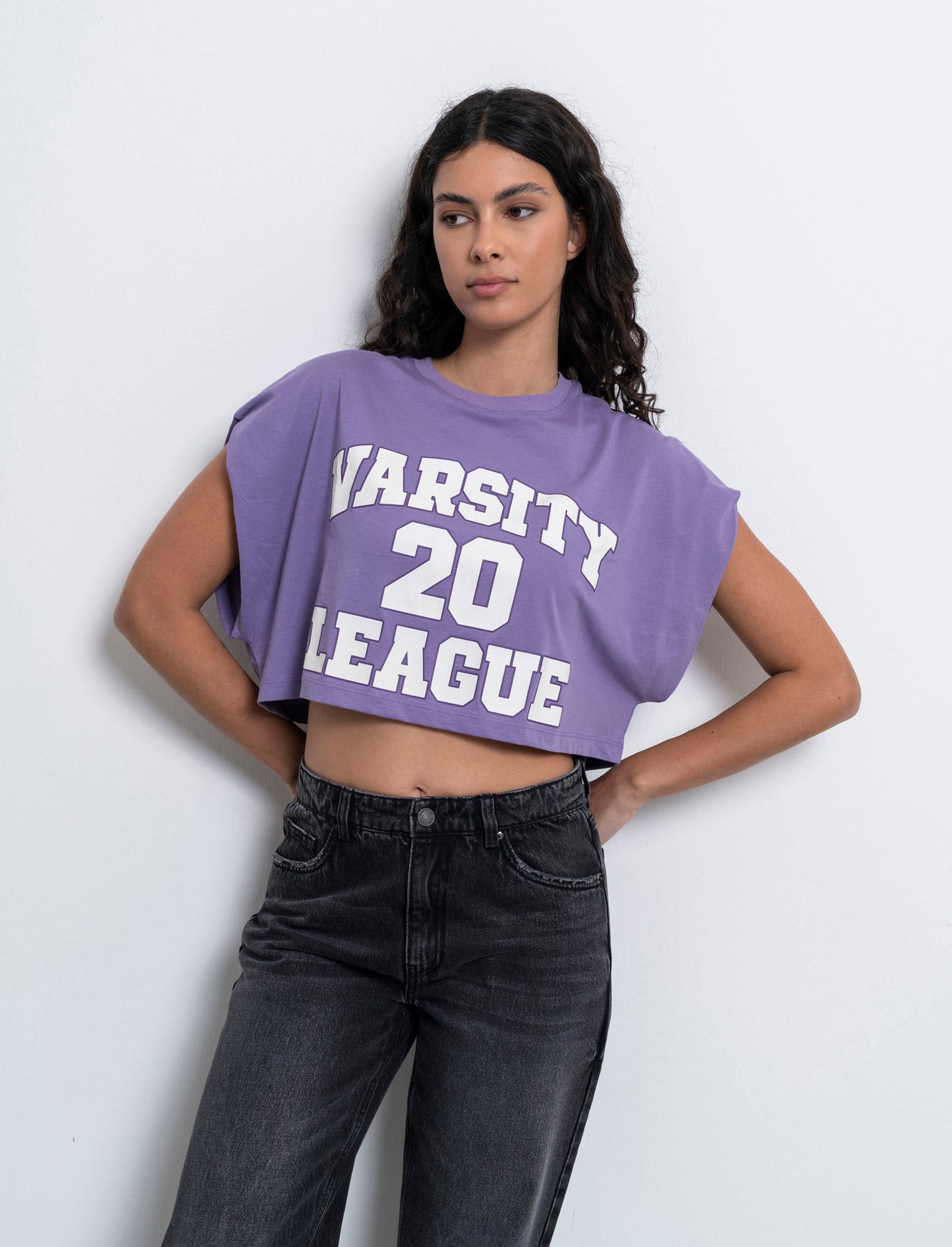 T-shirt crop con stampa da donna - var 3