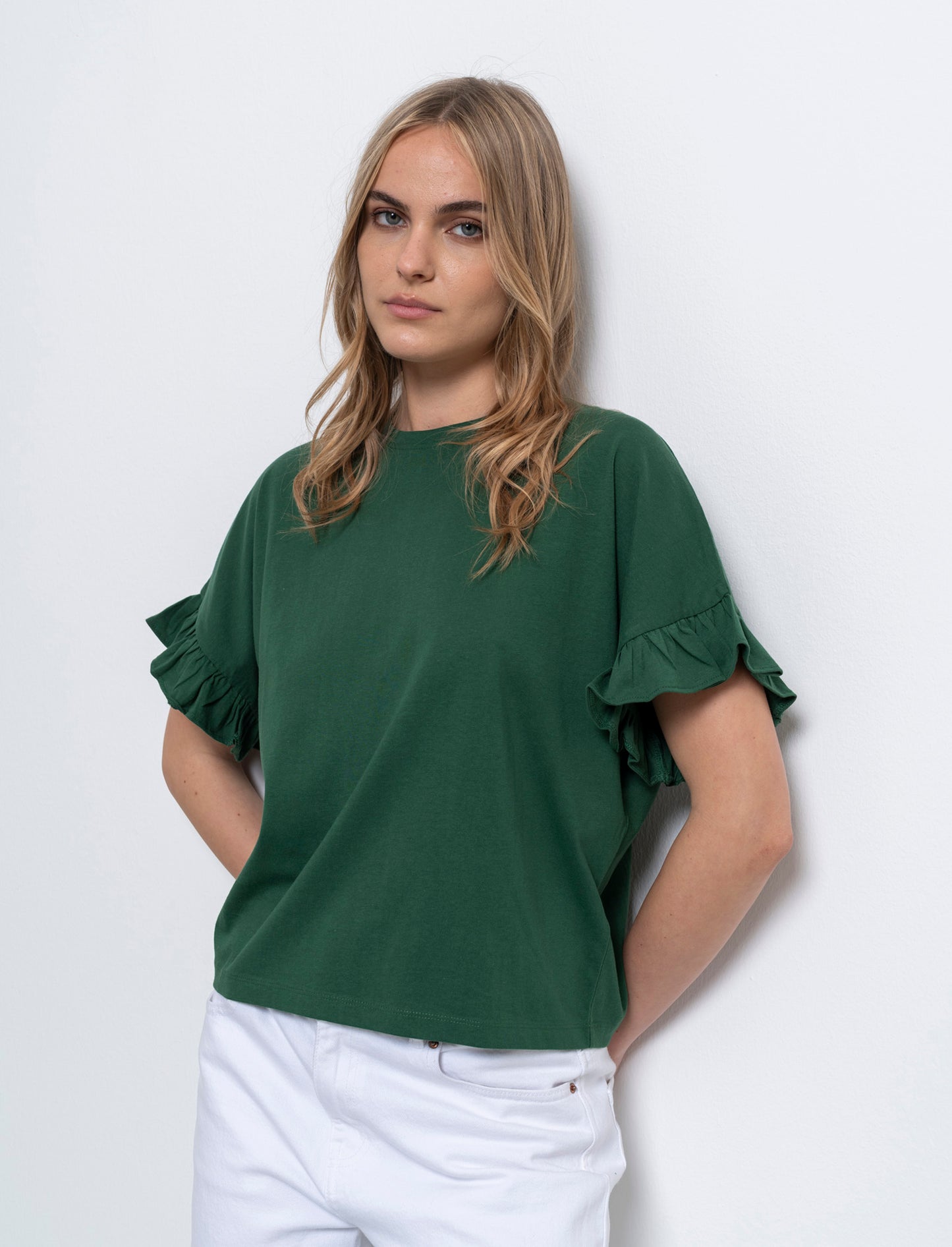 Woman's ruffled t-shirt for trendy style - Green