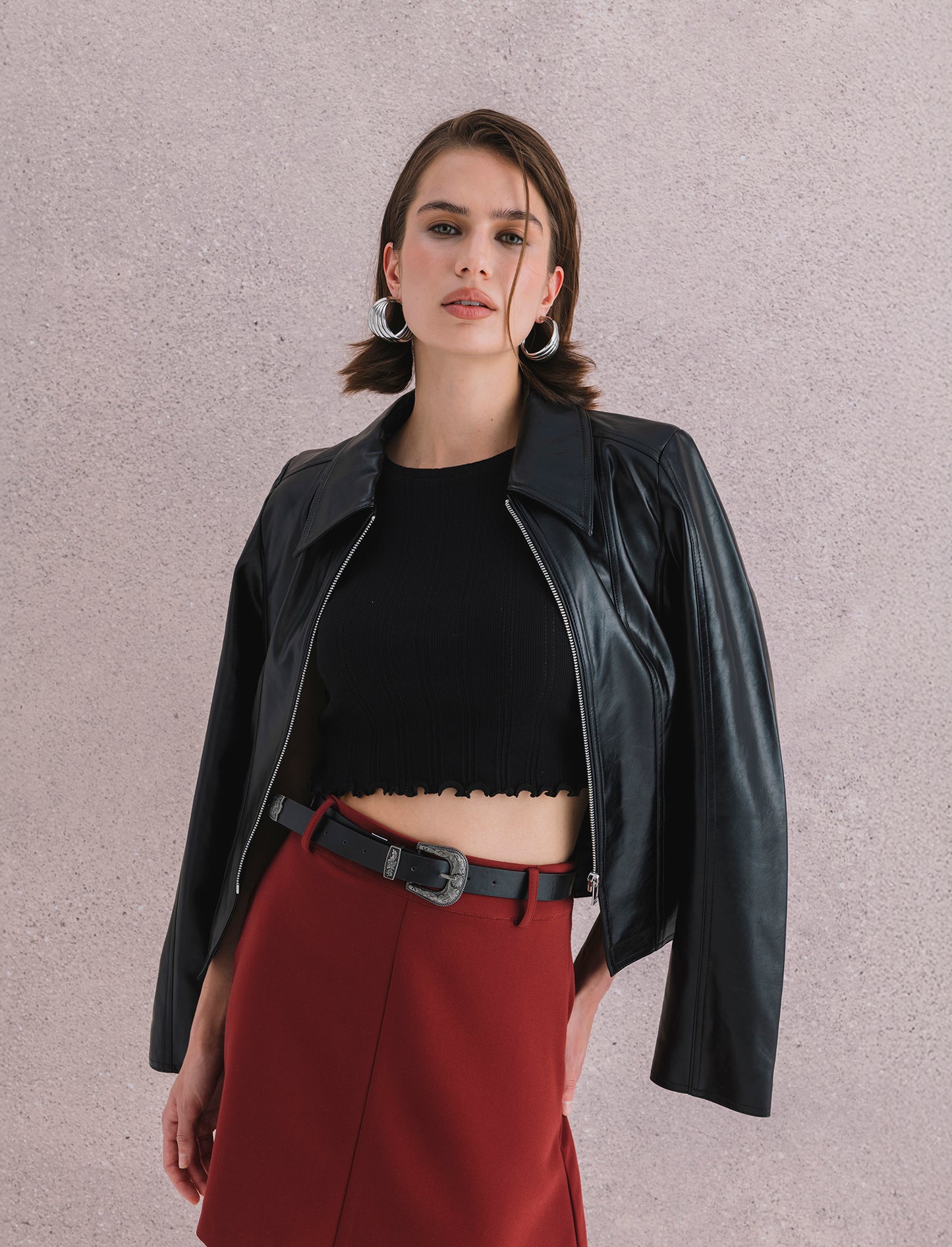 T-shirt crop da donna - Nero