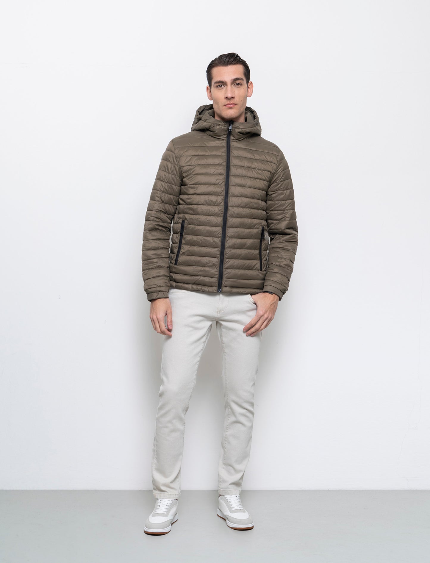 Man's reversible windproof jacket with hood - Green