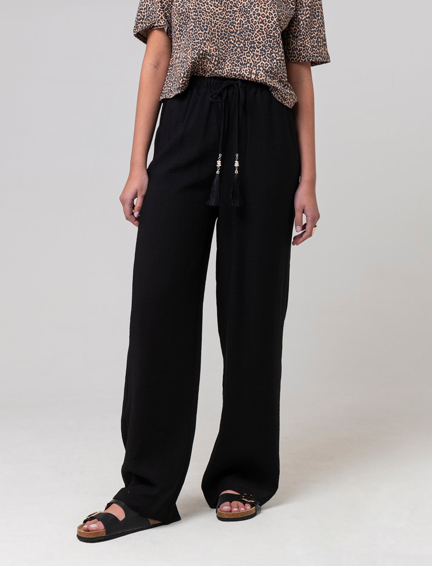 Woman's drawstring pants for comfort and style - Black