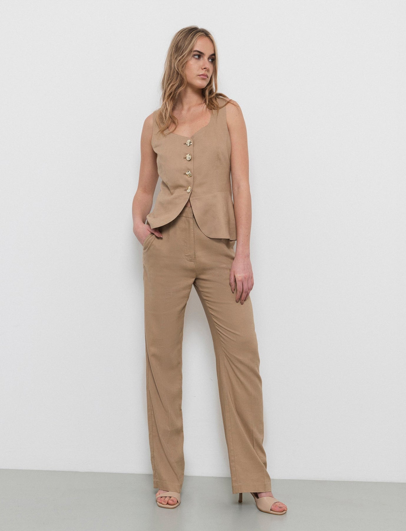 Pantalone gamba dritta da donna - Caramello