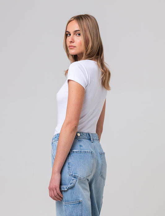 Woman's basic t-shirt for everyday wear - White