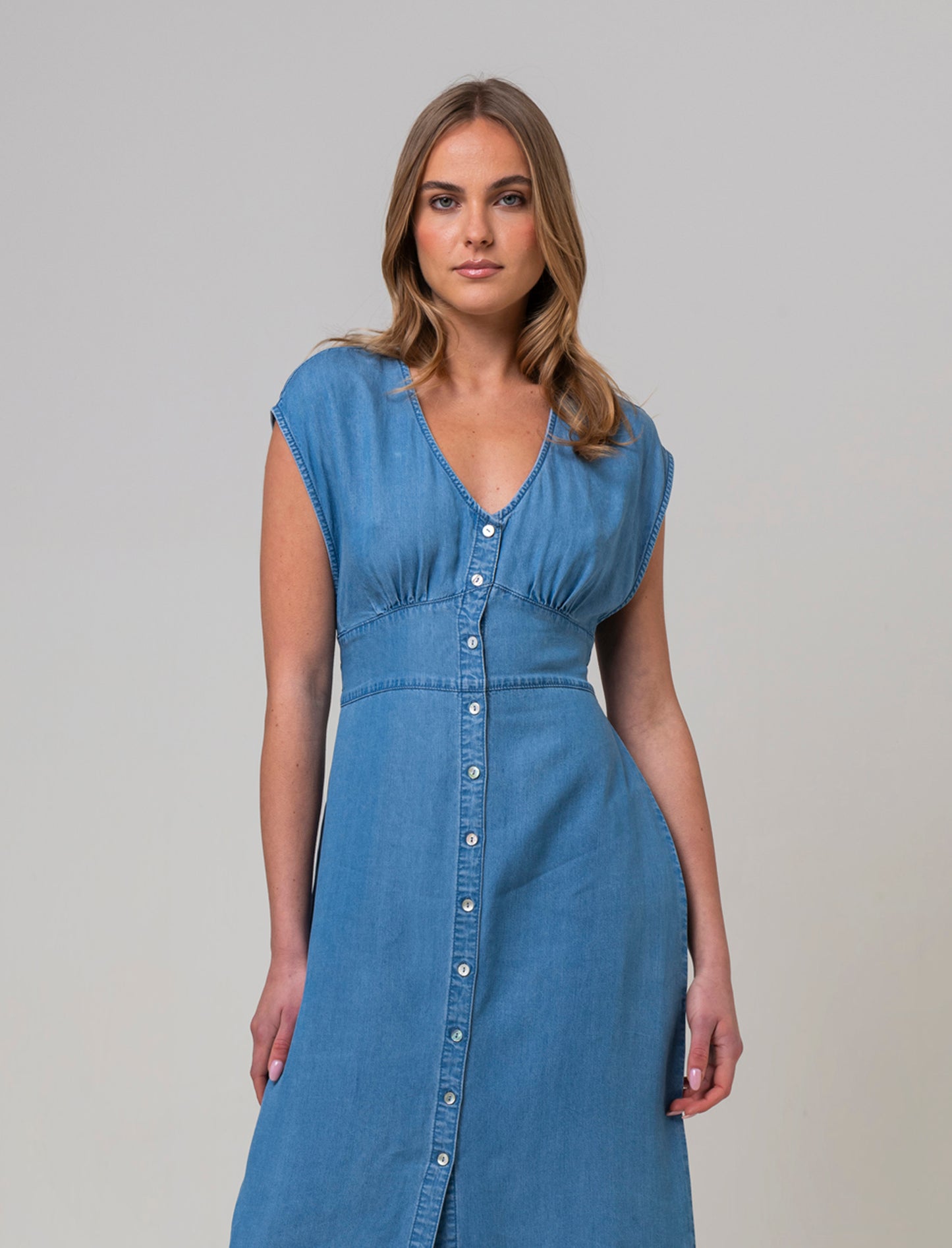 Woman's short sleeve shirt dress - Blue