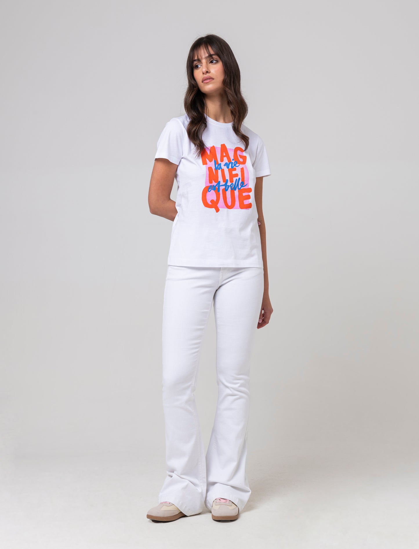 T-shirt con stampa da donna - var 1