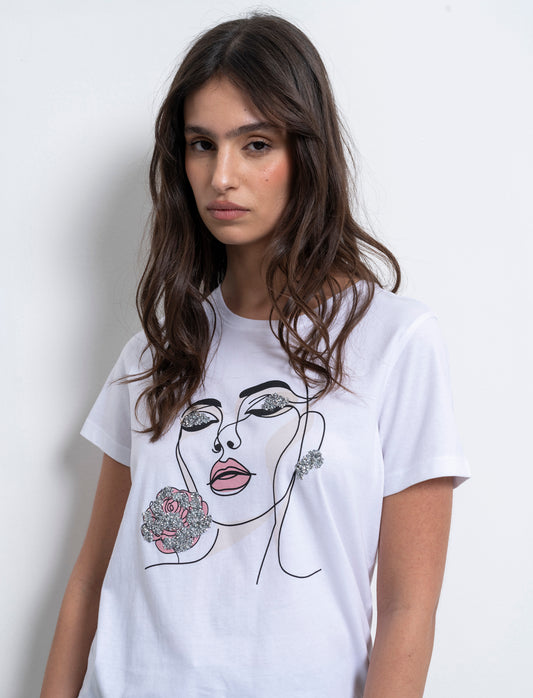 Woman's printed graphic t-shirt for casual wear - 