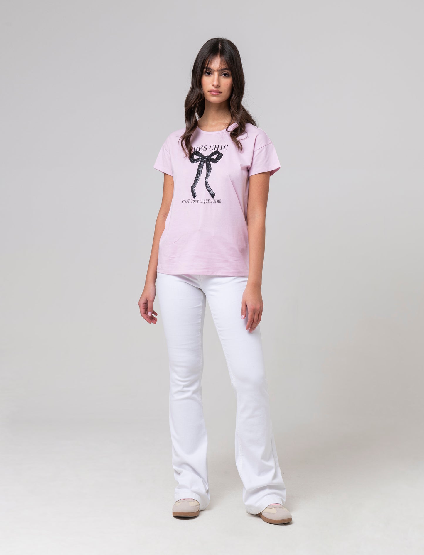 T-shirt con stampa e paillettes da donna - var 3