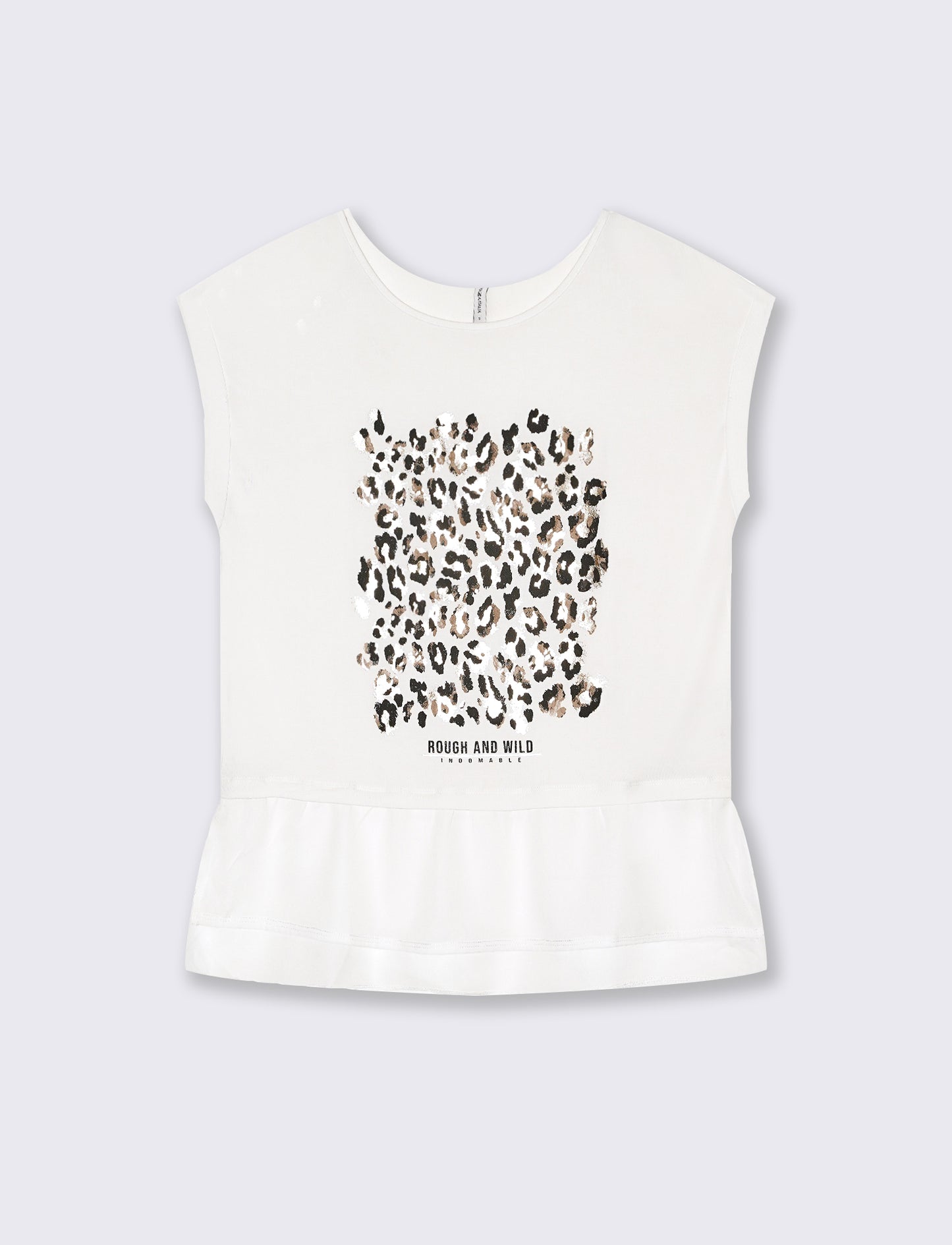 Woman's printed graphic t-shirt for casual wear - White