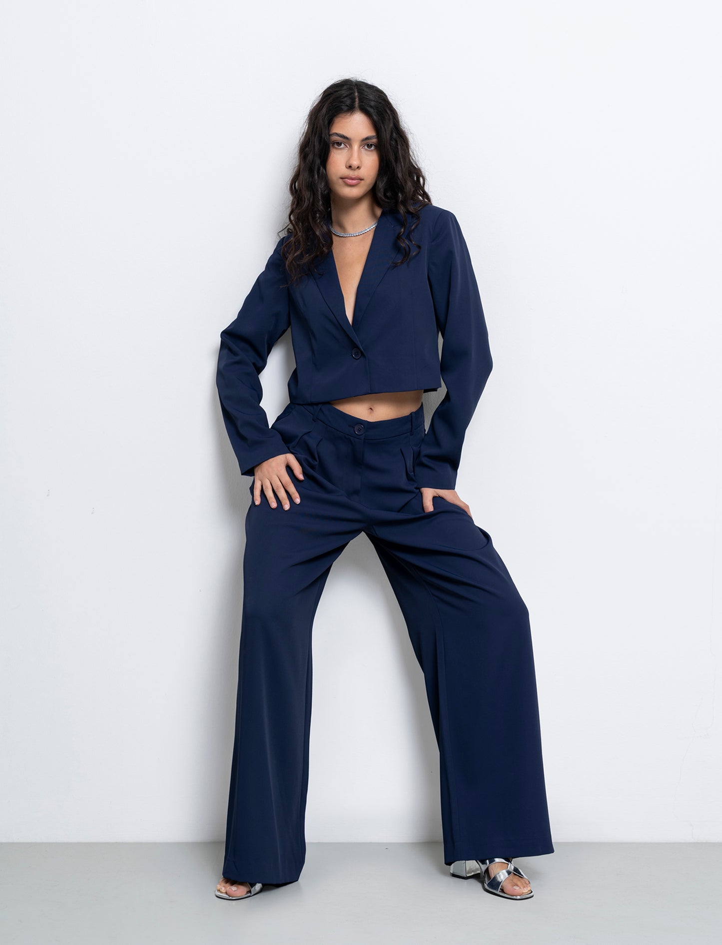 Woman's straight leg trousers for every occasion - Blue