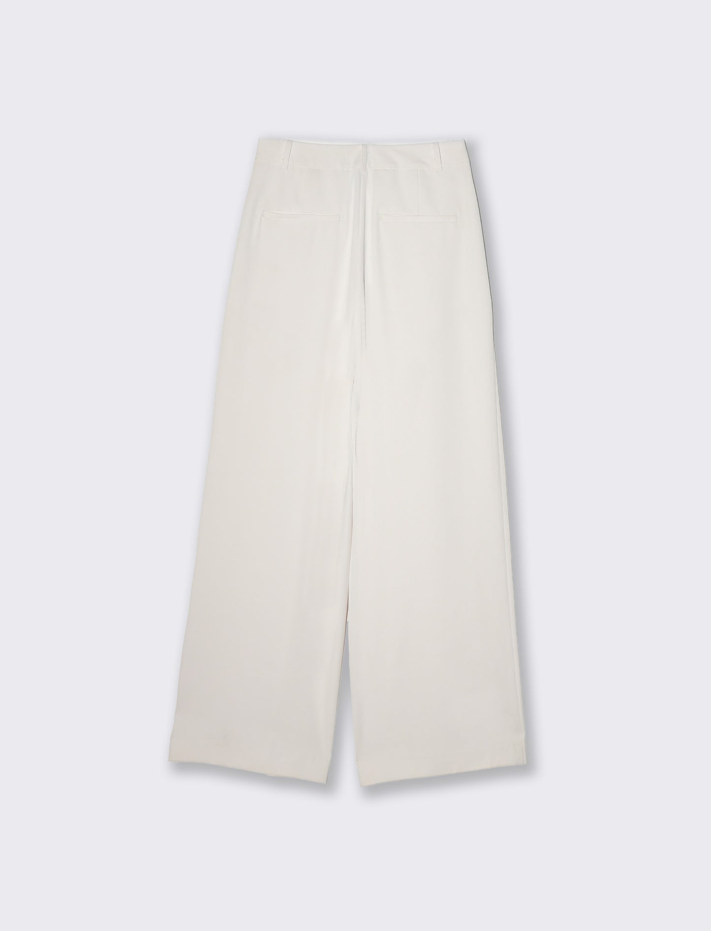 Woman's straight leg trousers for every occasion - White