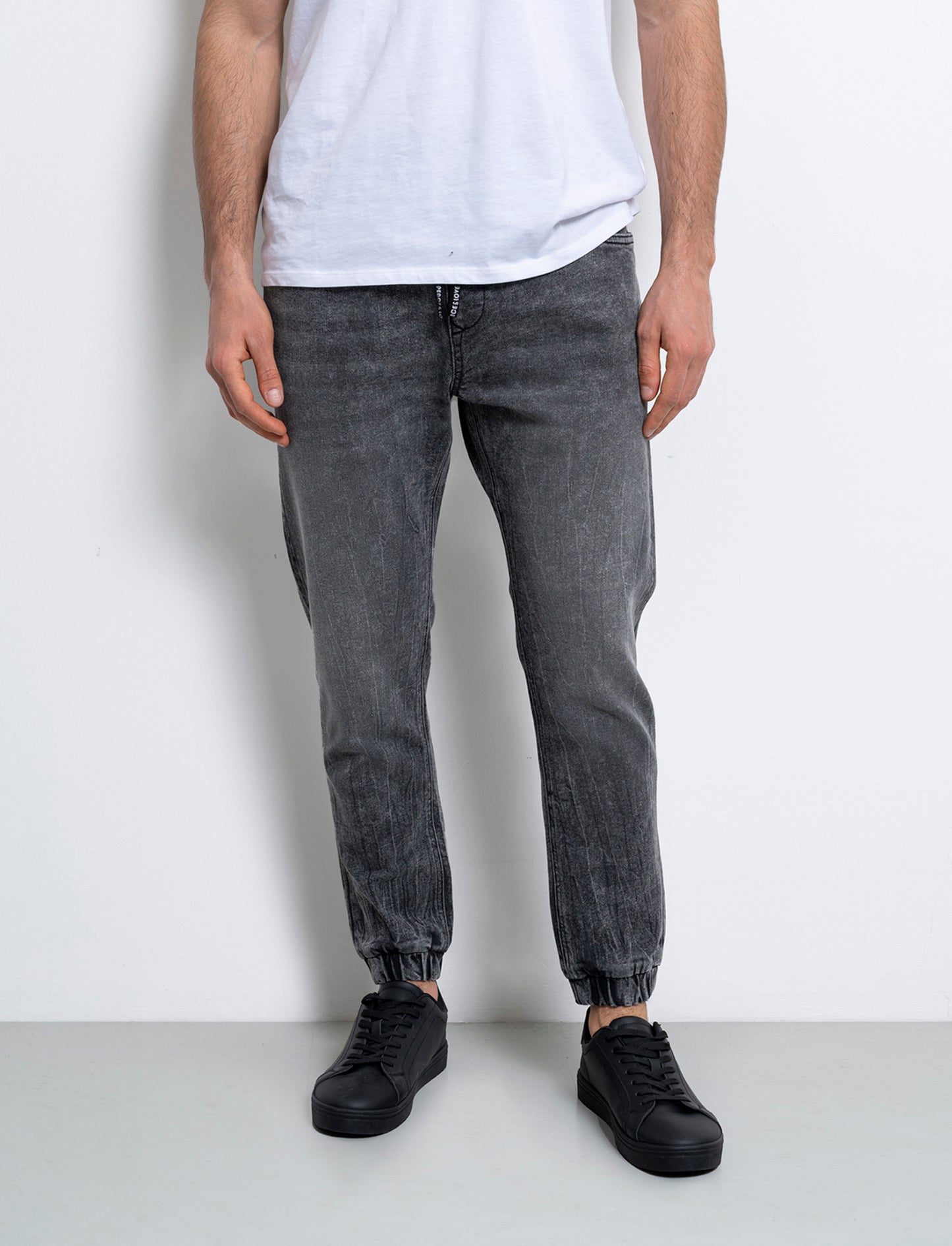 Man's jogger style jeans for ultimate comfort - Grey