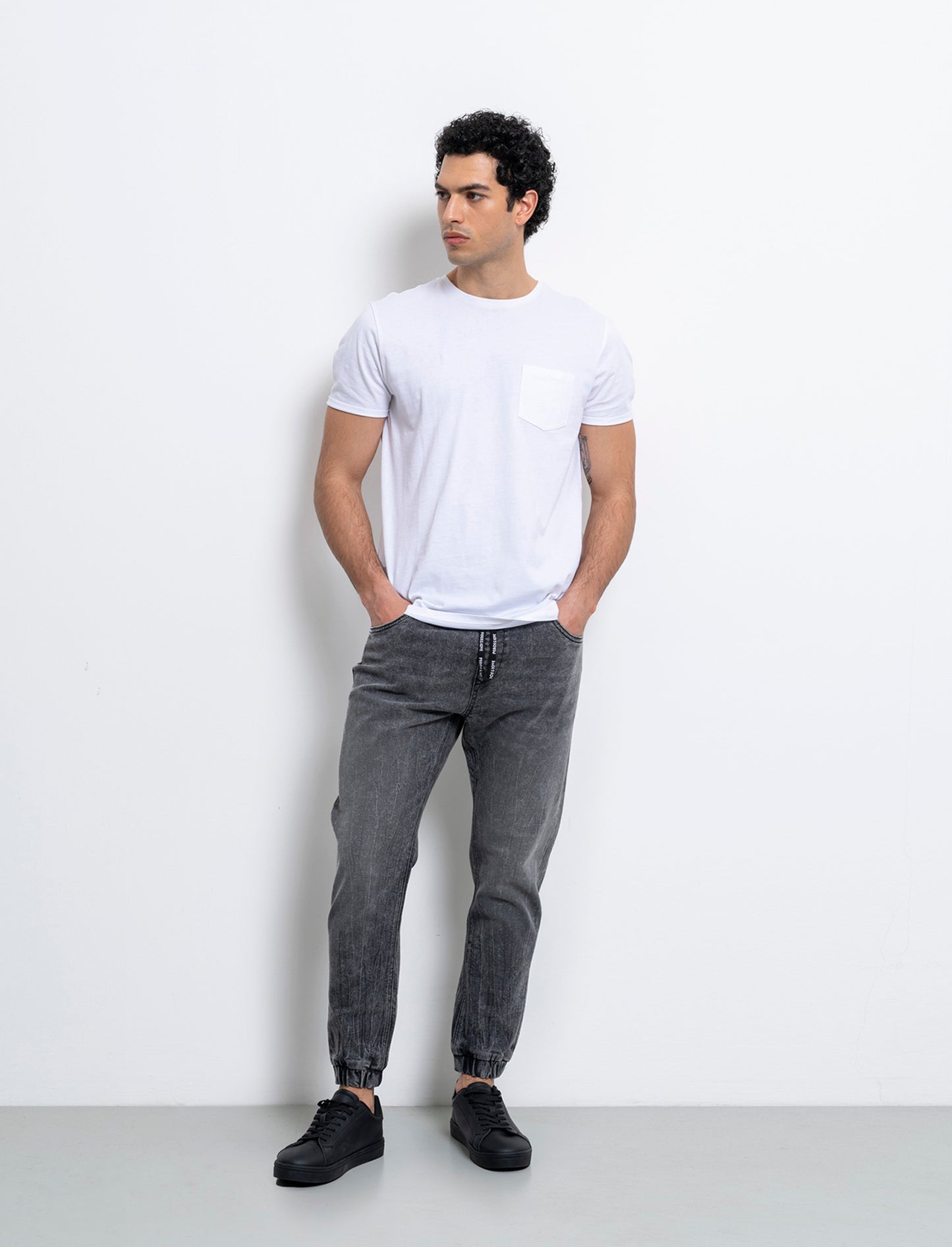 Man's jogger style jeans for ultimate comfort - Grey