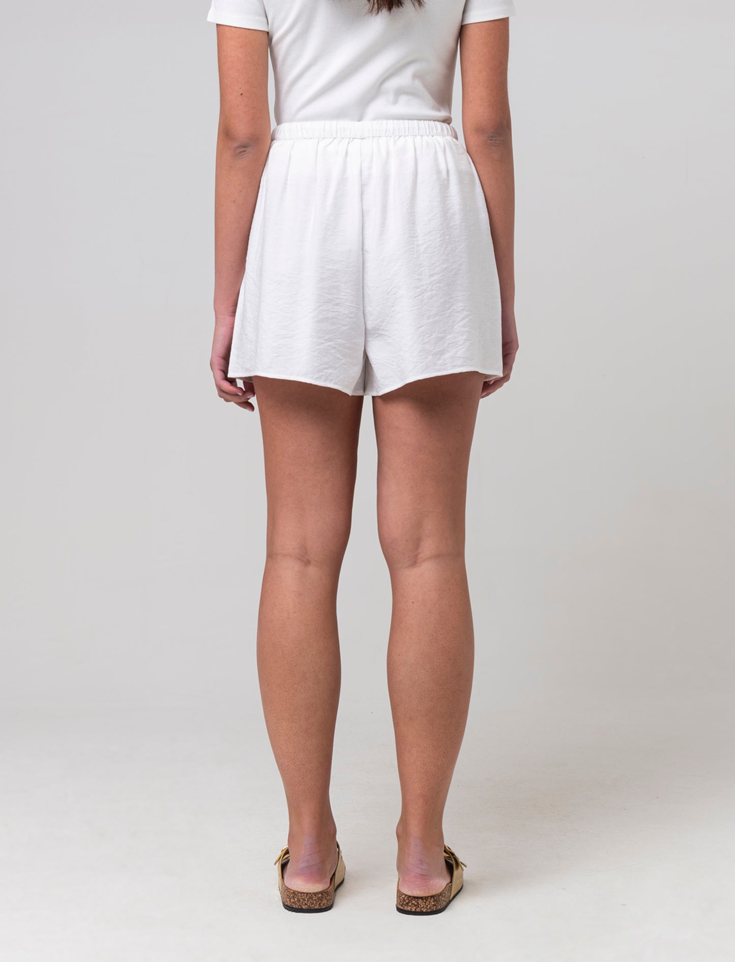 Short con elastico in vita da donna - Bianco
