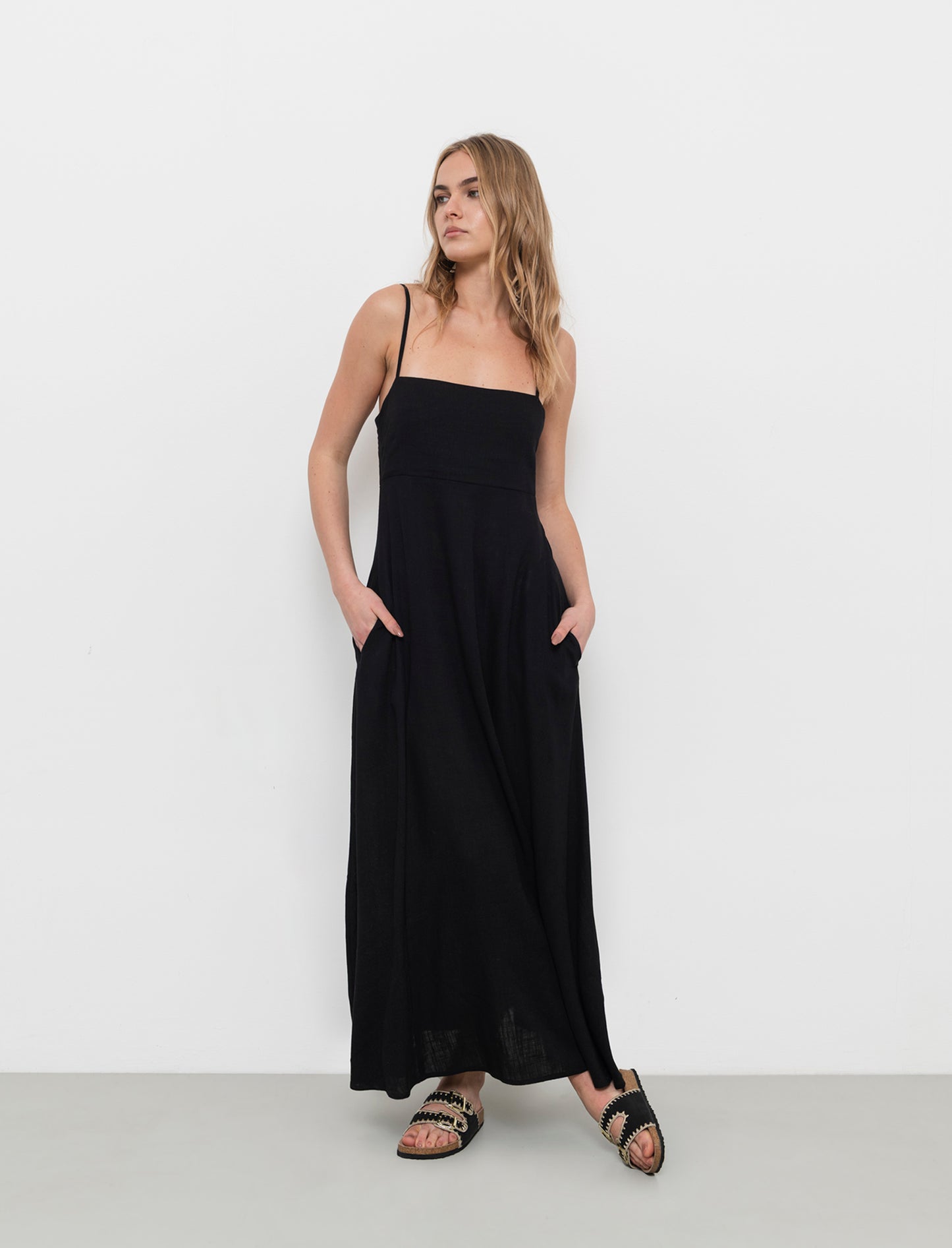 Abito svasato da donna - Nero