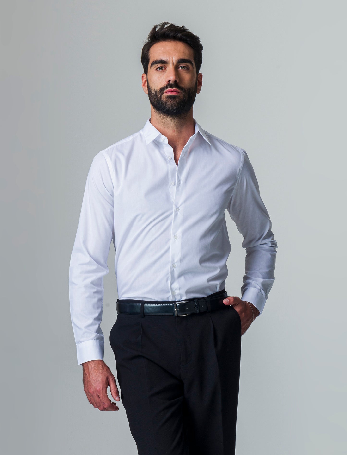 Man's basic slim fit easy iron shirt - White