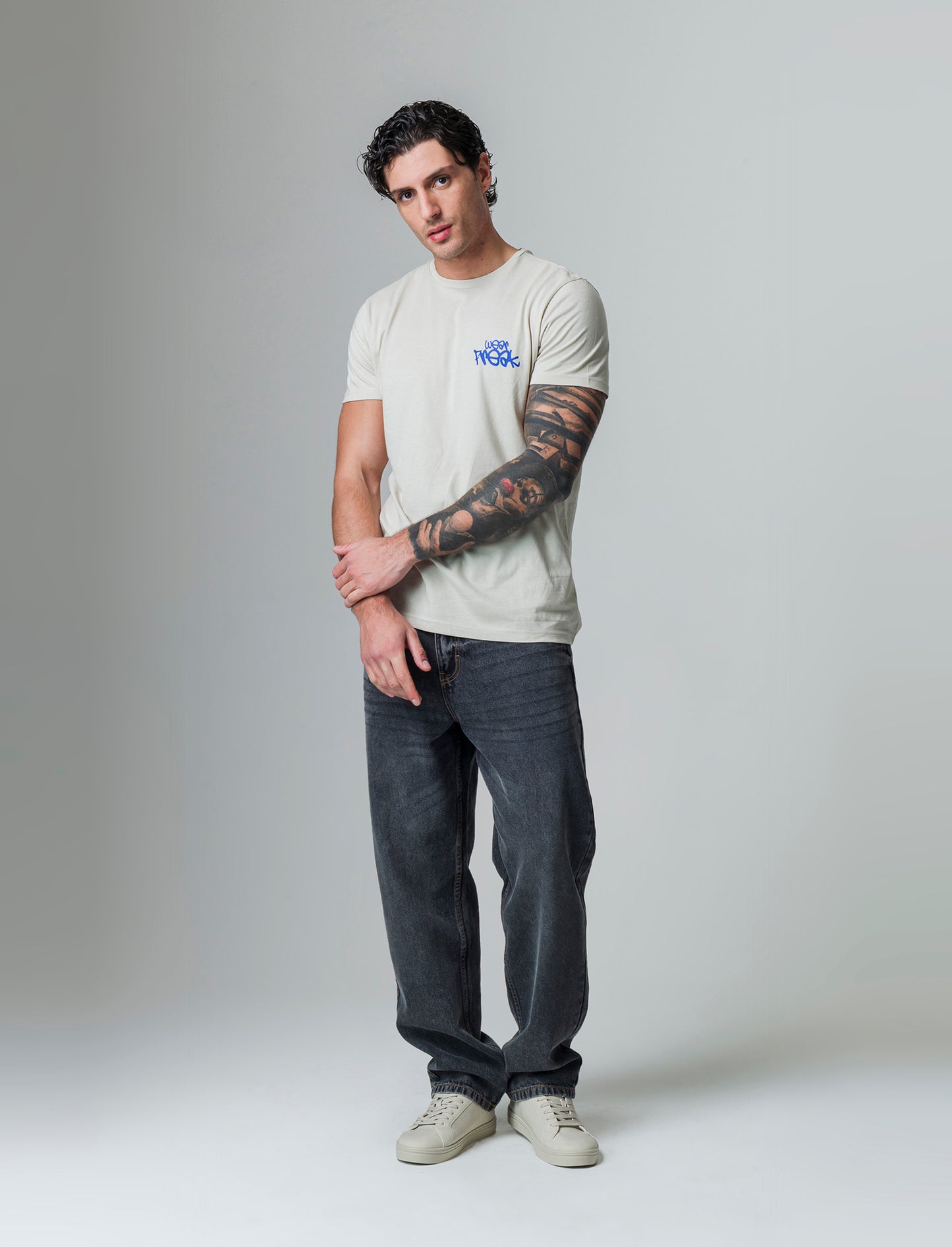 T-shirt in cotone con stampe regular fit da uomo - Grigio ghiaccio