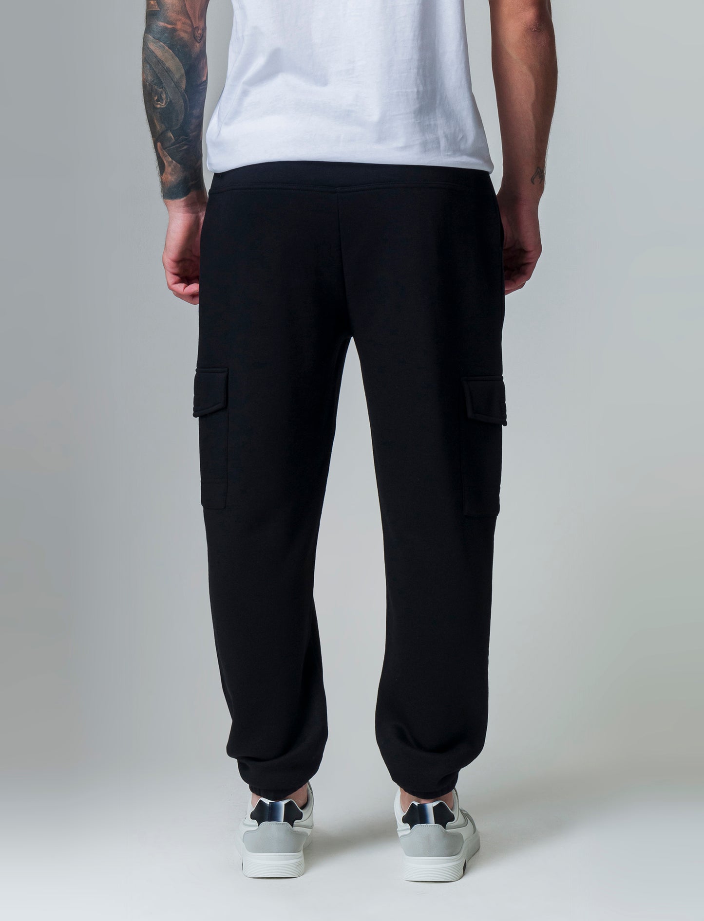 Man's sweatpants with pockets for comfort - Black