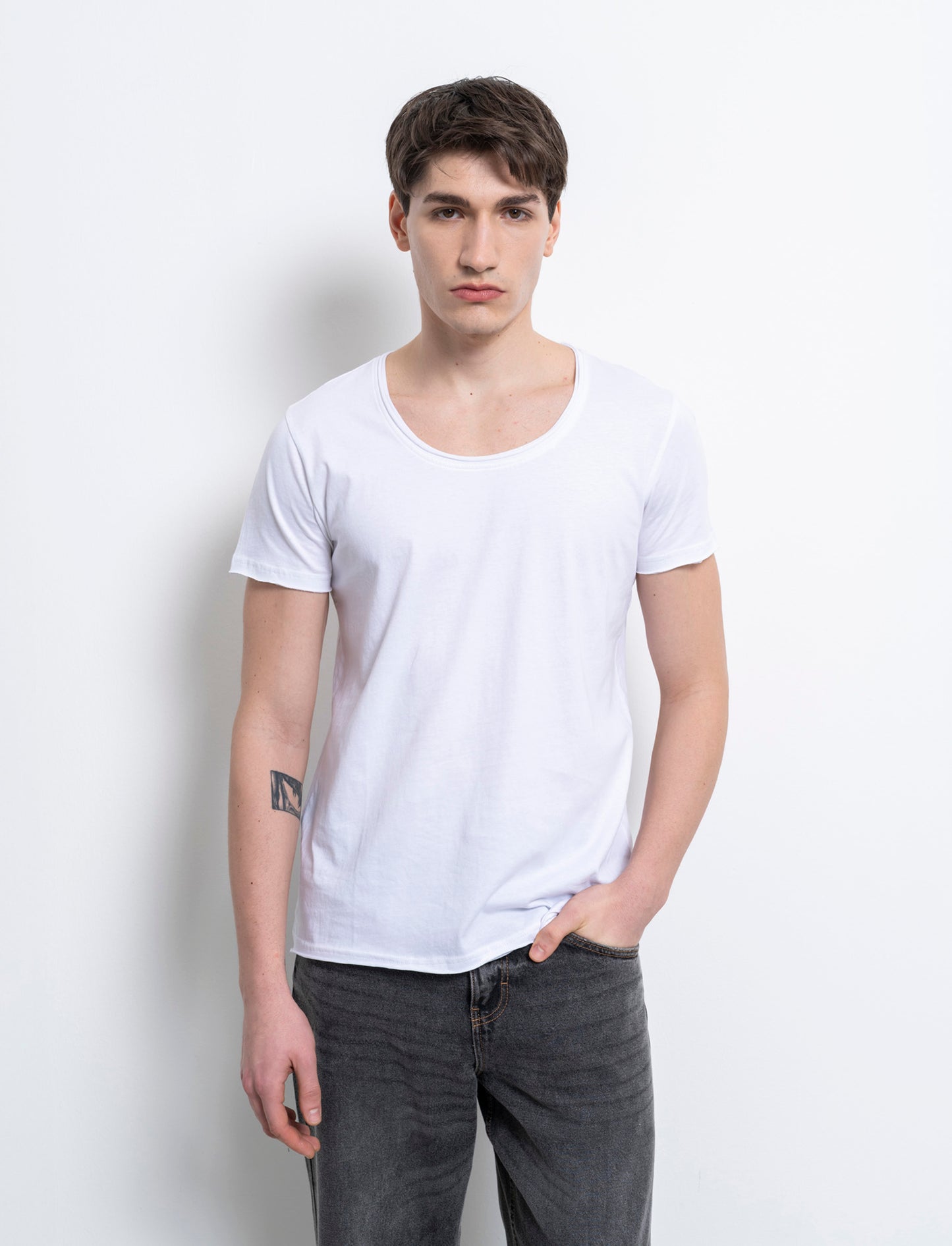 T-shirt scollo ampio regular fit da uomo - Bianco