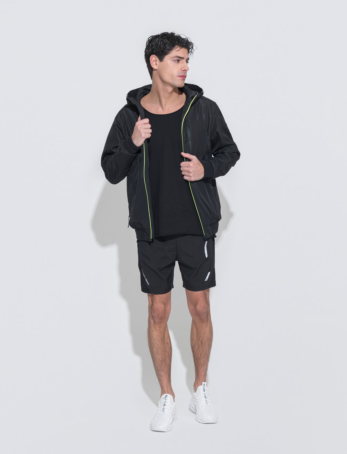 T-shirt scollo ampio regular fit da uomo - Nero