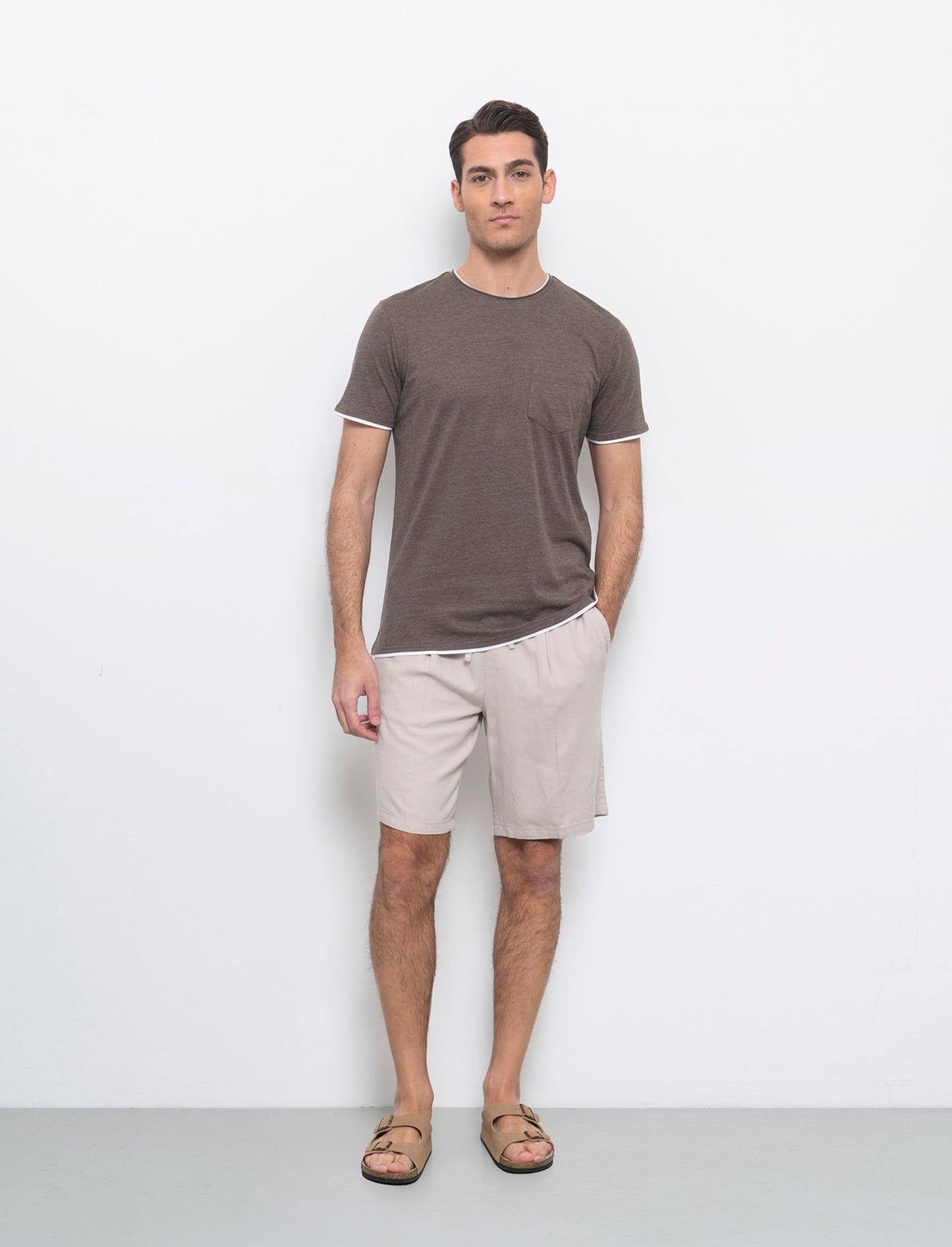 T-shirt effetto melange con tasca da uomo - Moro