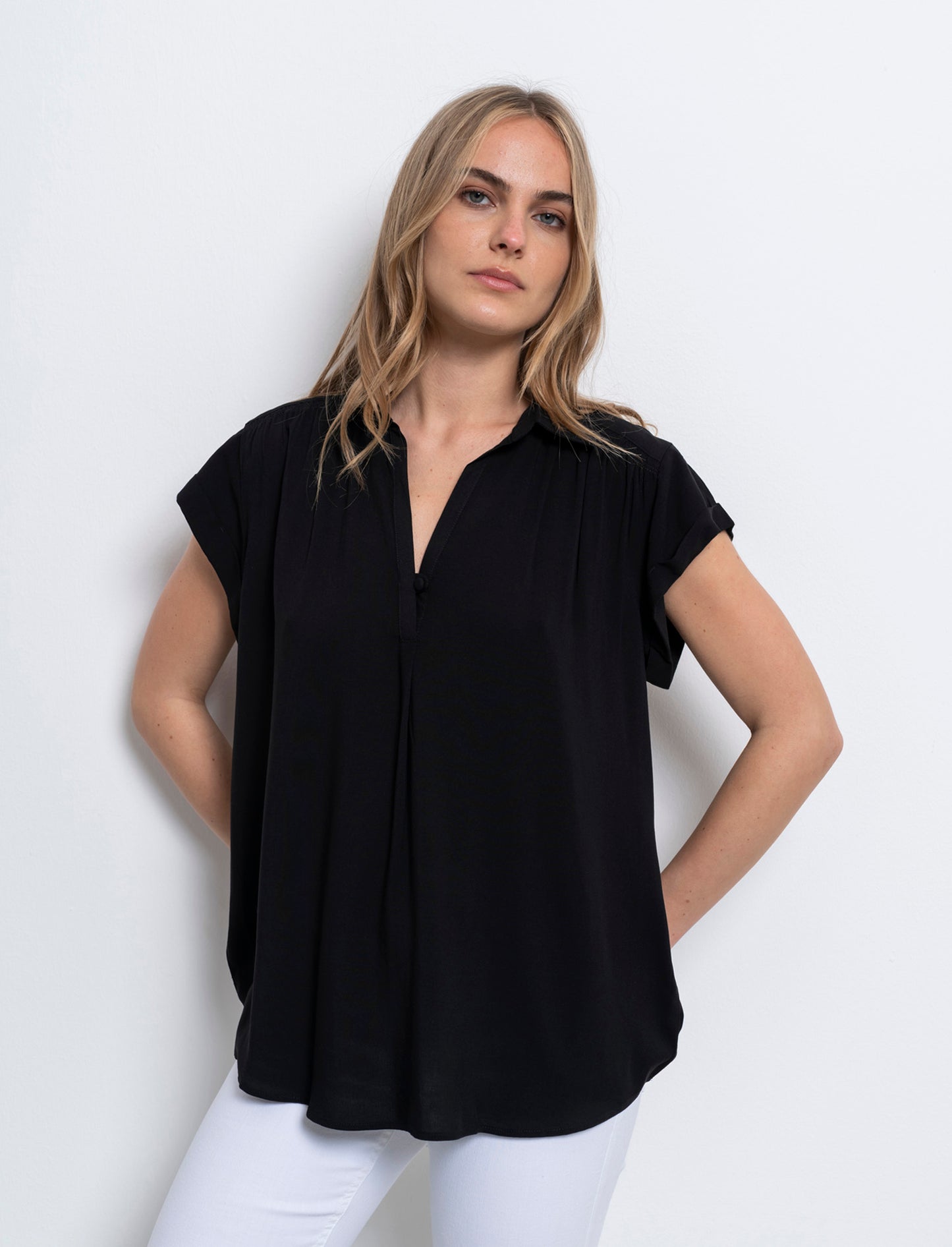 Casacca mezzamanica con scollo a V da donna - Nero