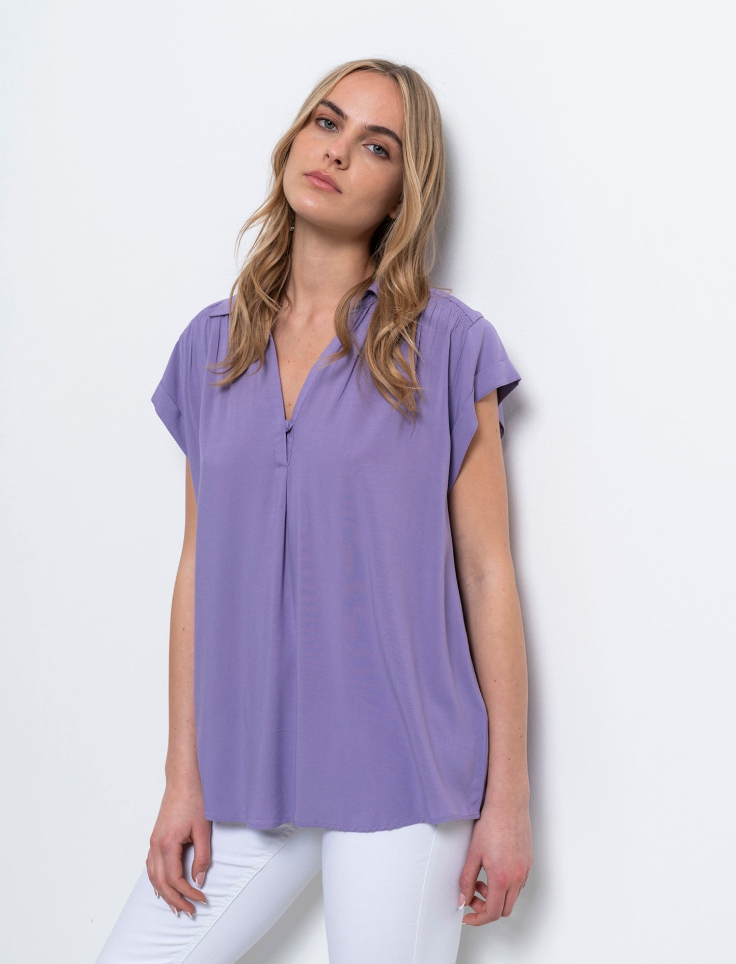 Woman's v-neck cascading top - Purple