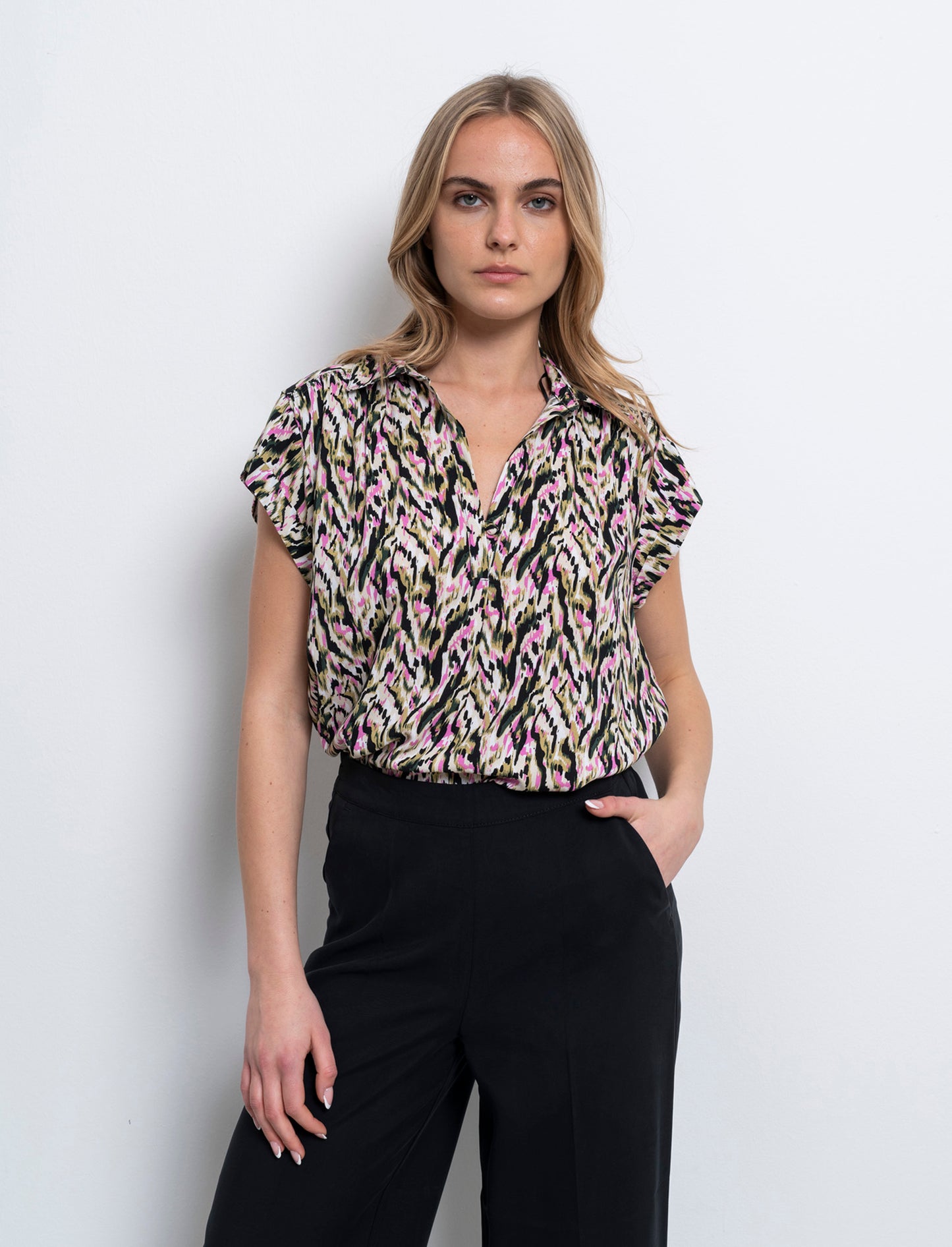 Casacca con scollo a v da donna - var 1