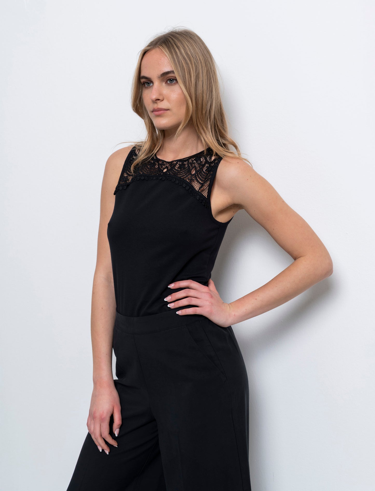 Top con pizzo da donna - Nero
