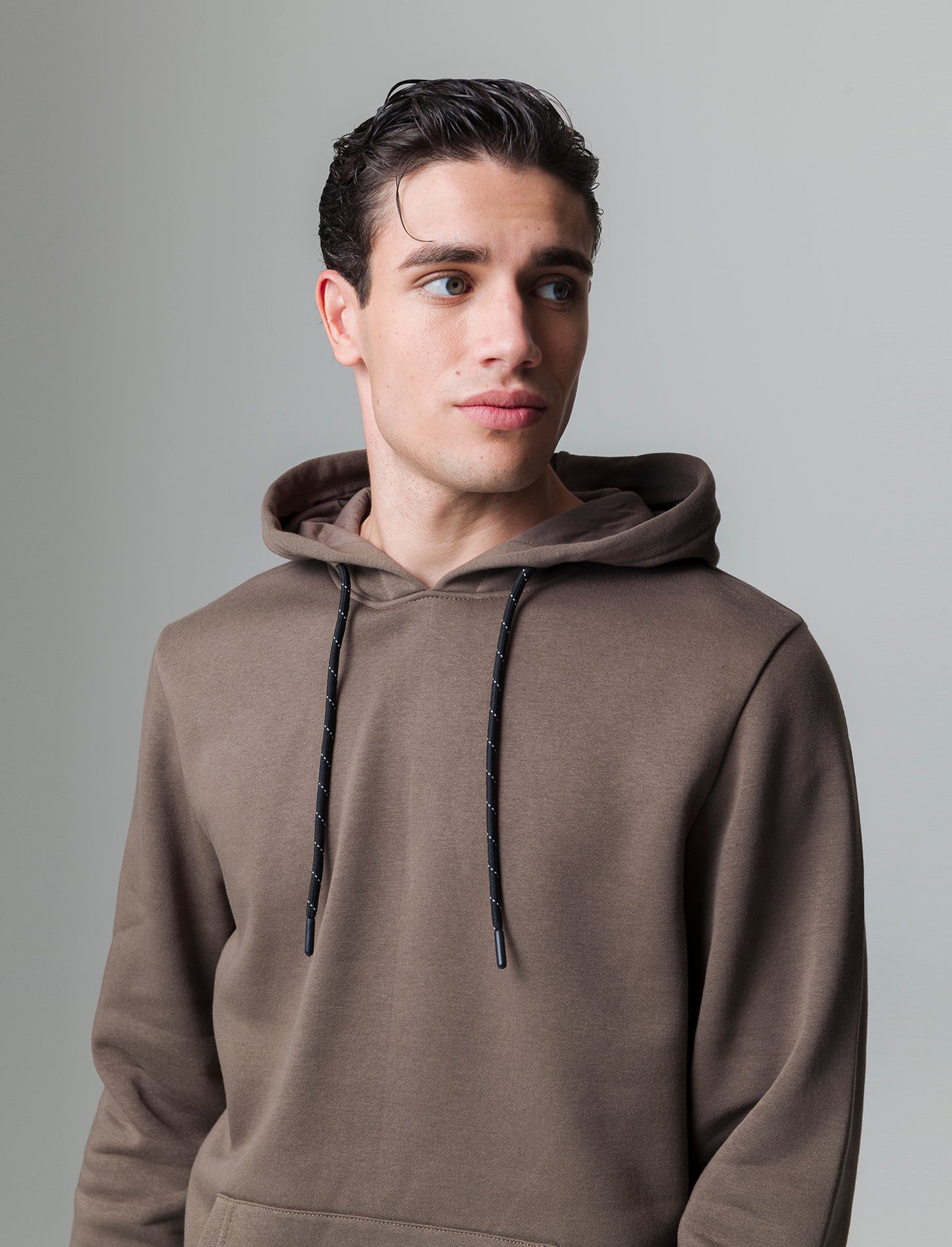 Felpa basic con cappuccio da uomo - Grigio fango