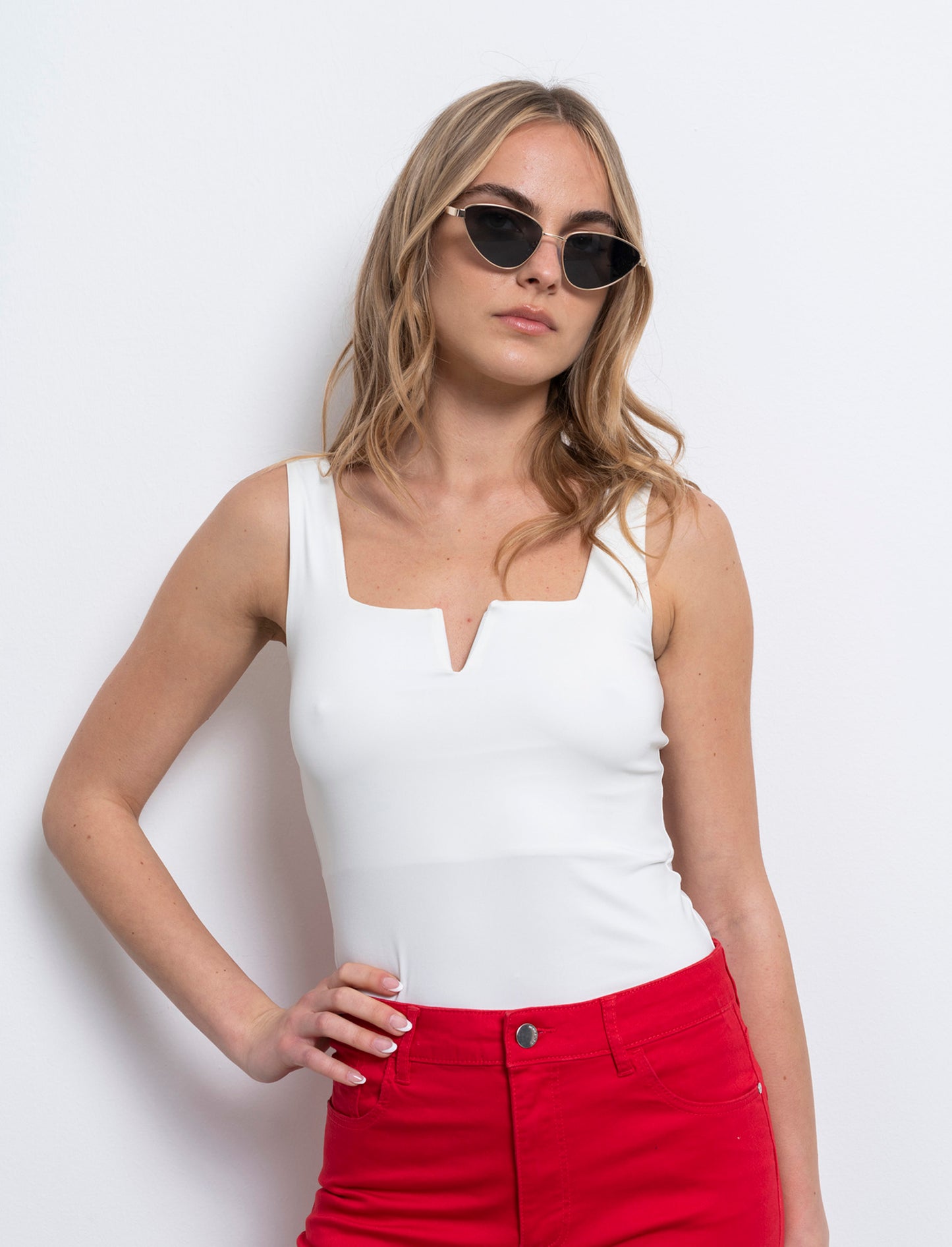 Top con spallina larga da donna - Bianco latte