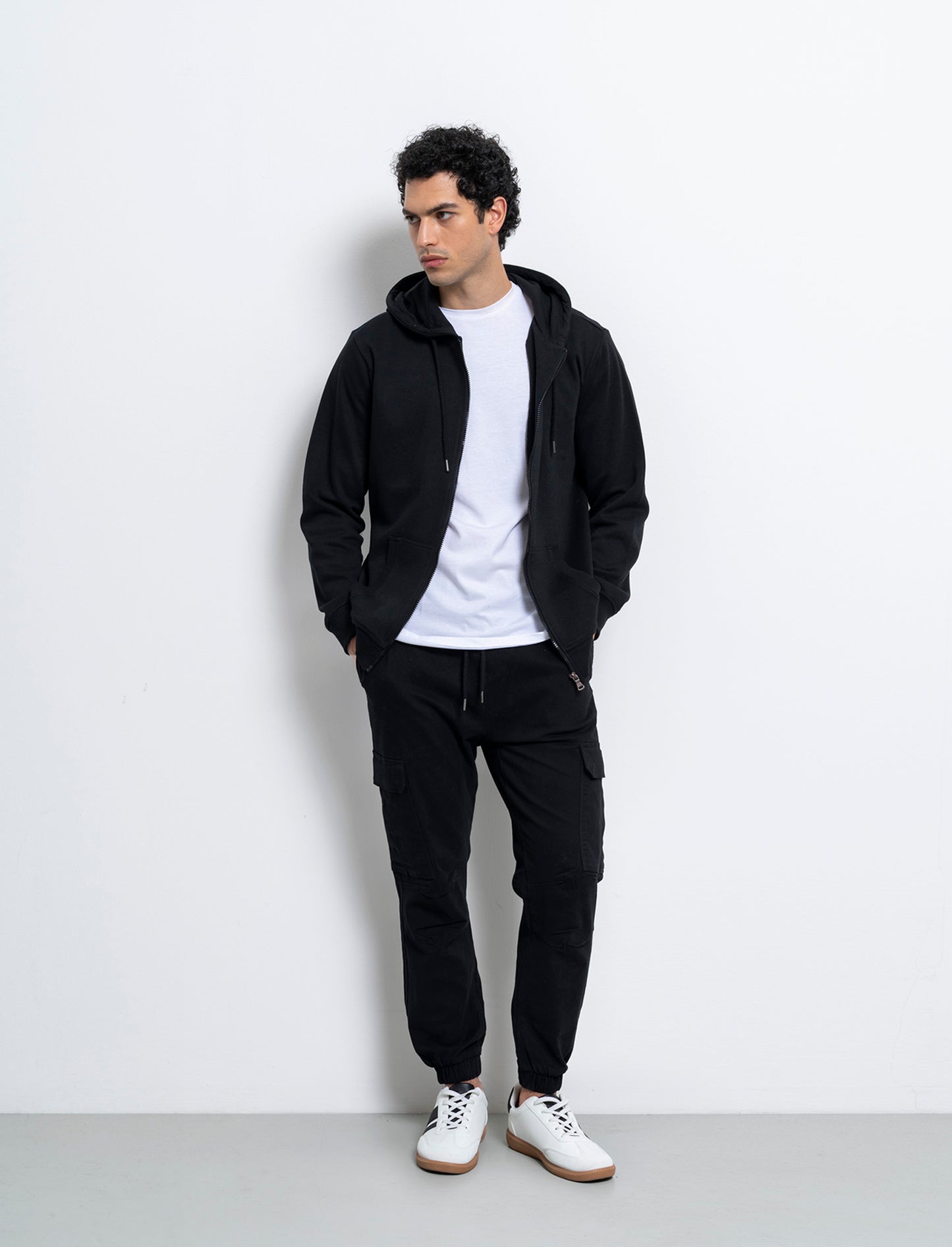 Man's slim fit cargo pants - Black