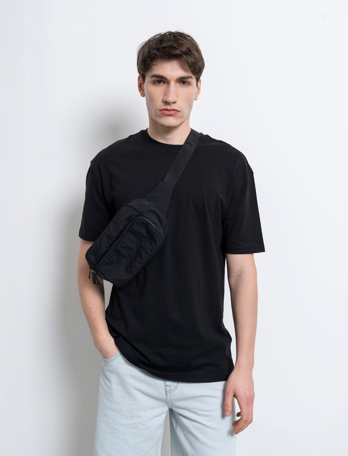 T-shirt basic in cotone boxy fit da uomo - Nero