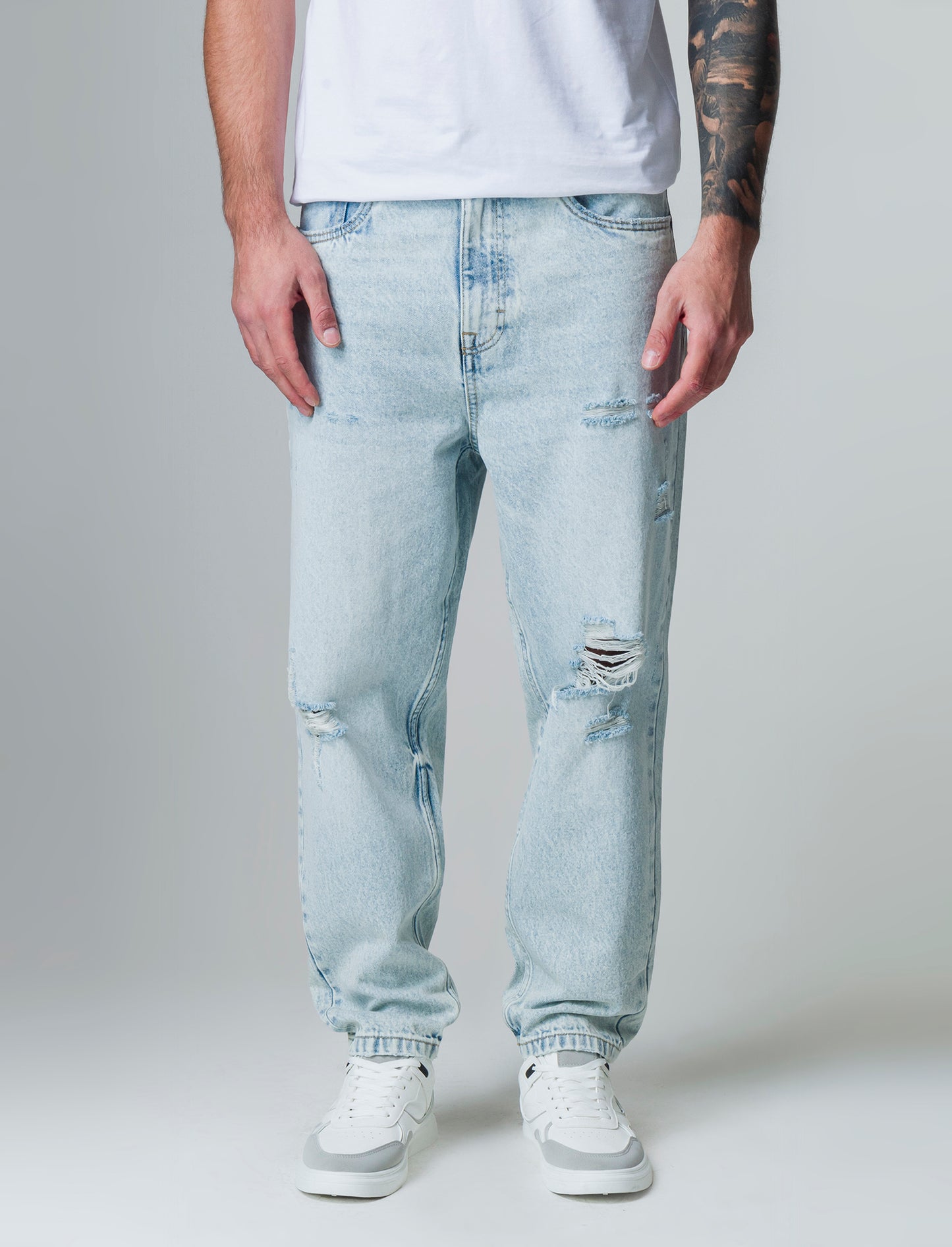 Man's light denim loose fit ripped jeans - Blue