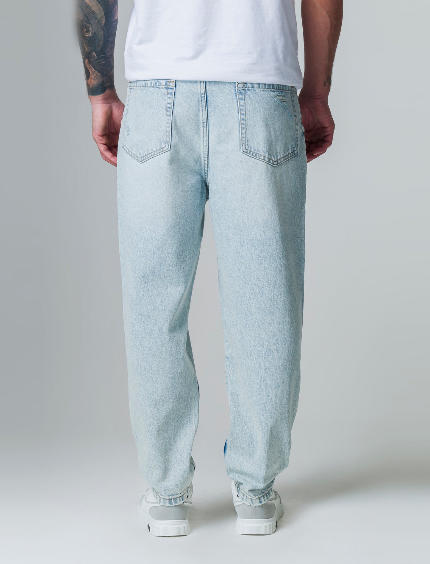 Man's light denim loose fit ripped jeans - Blue