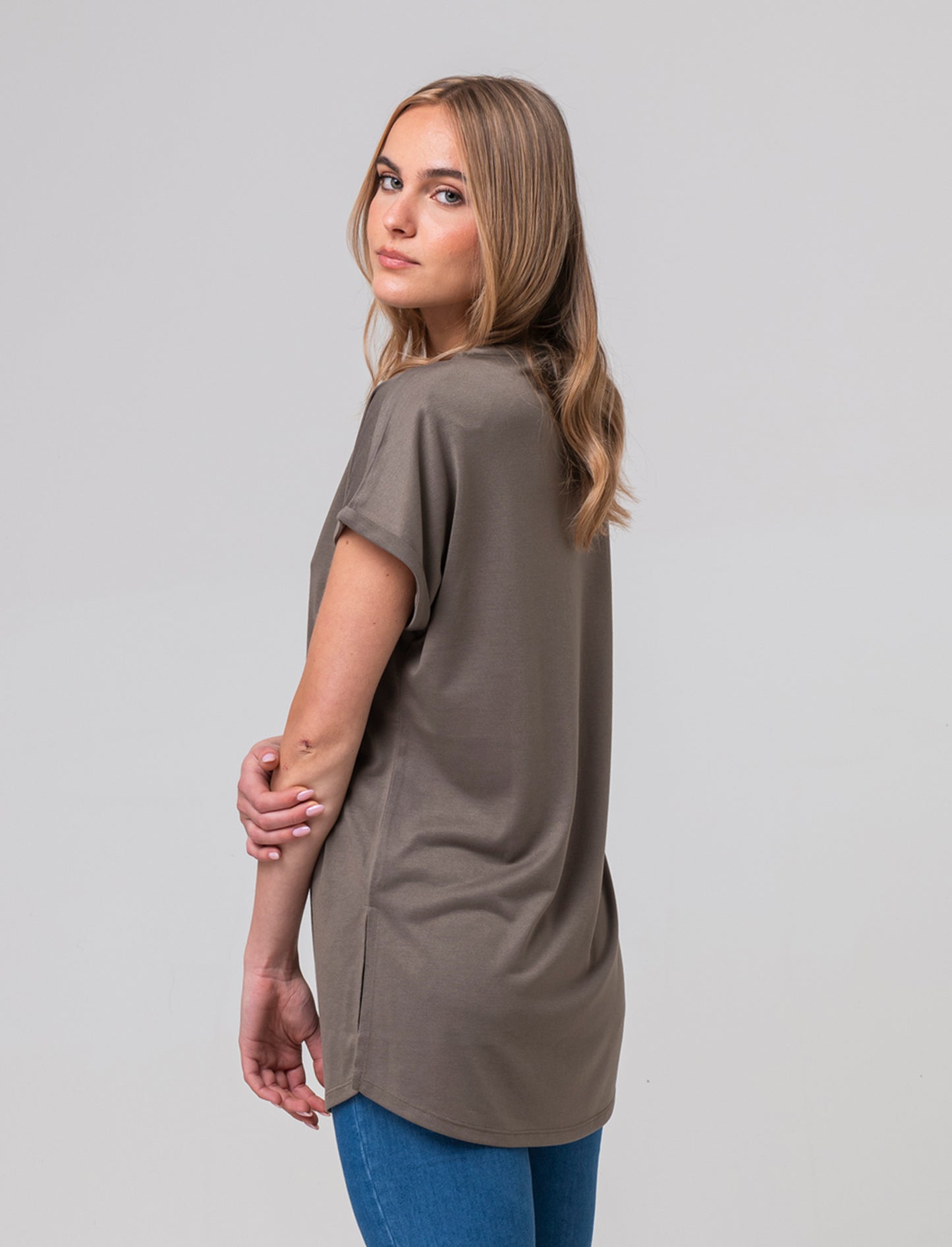 T-shirt con spacchi da donna - var 2