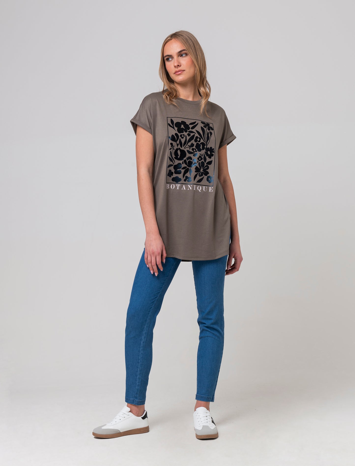 T-shirt con spacchi da donna - var 2