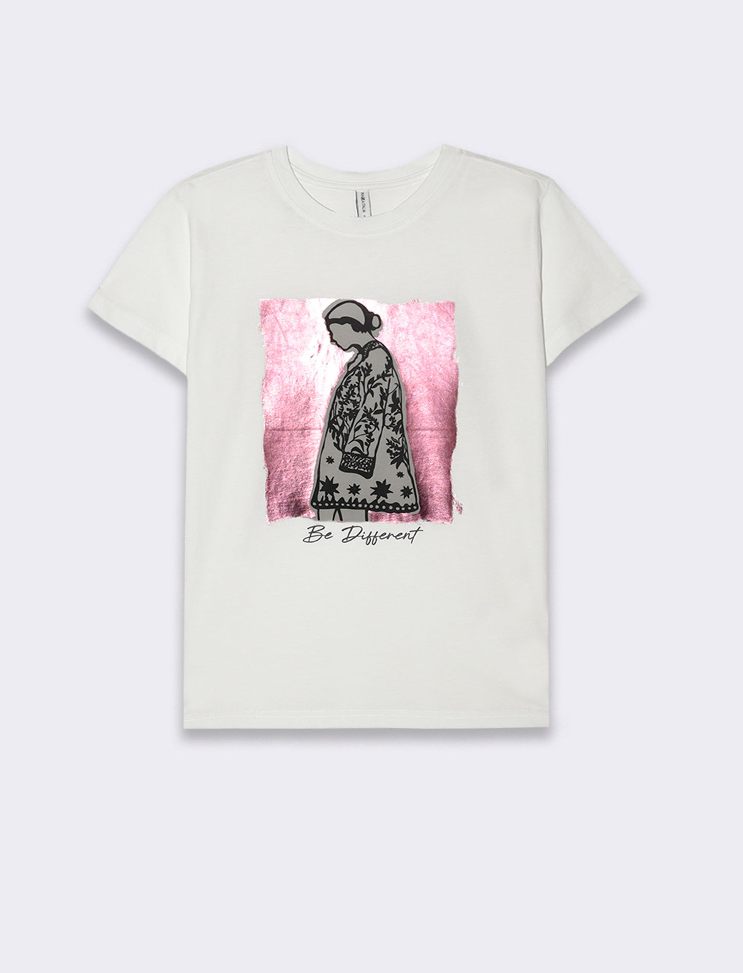 Woman's printed graphic t-shirt for casual wear - 