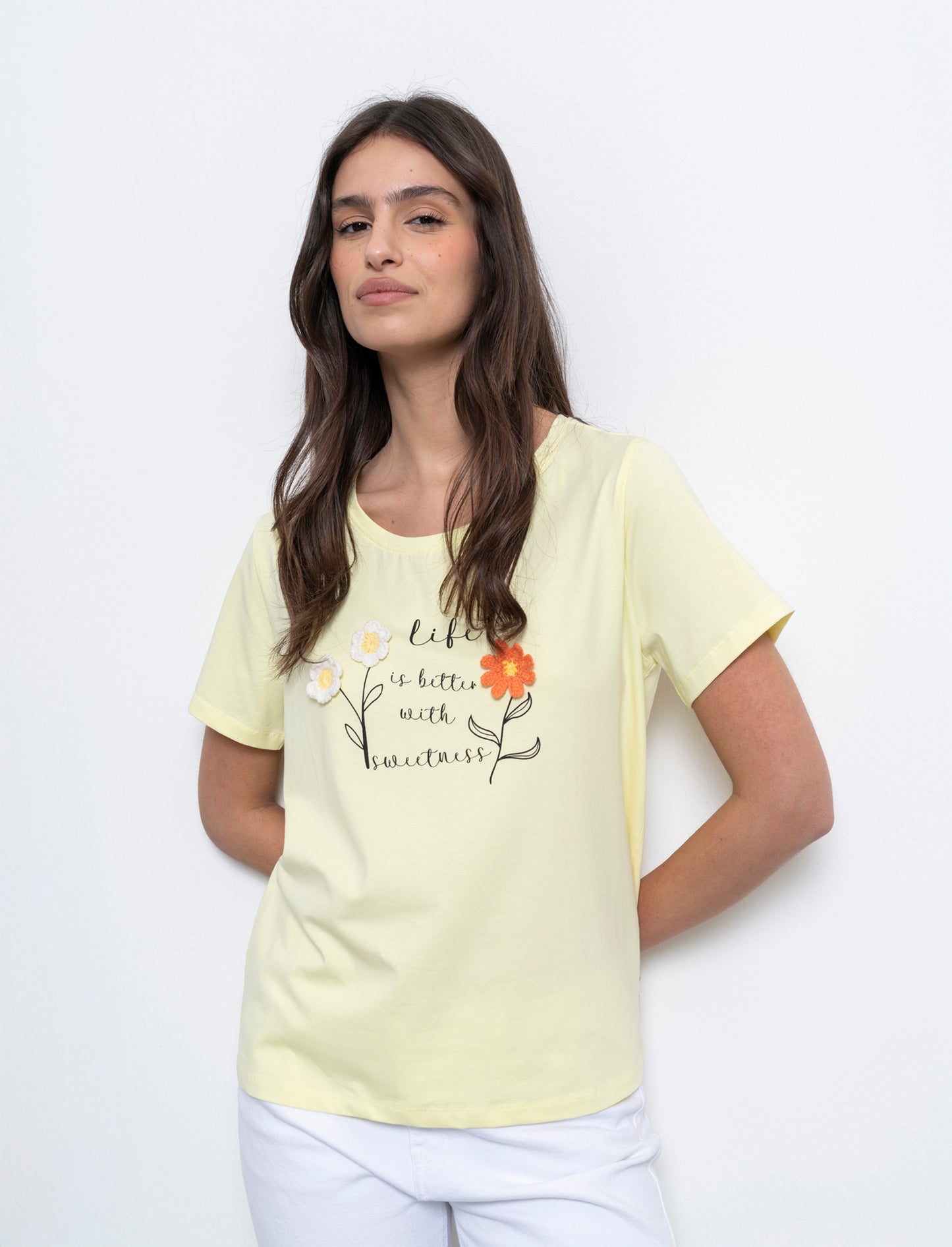 T-shirt con stampa e applicazioni da donna - var 3