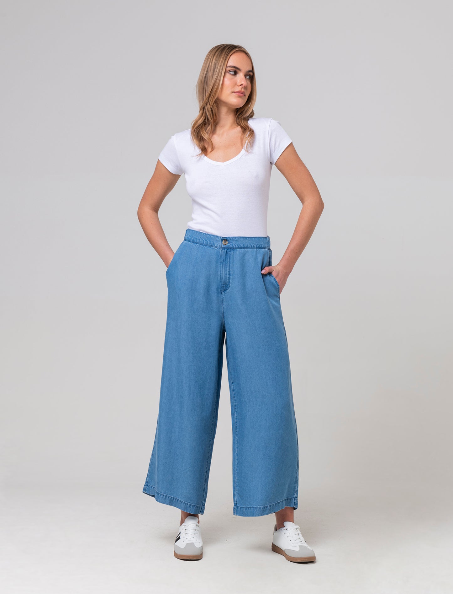Woman's wide leg trousers - Blue