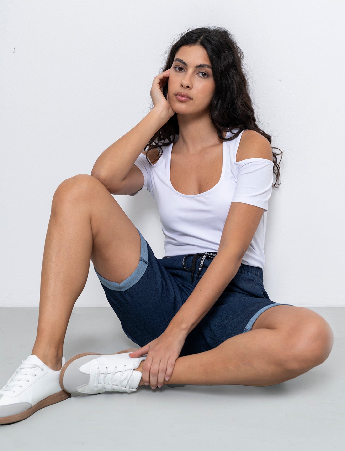 Bermuda con risvolto da donna - DENIM SCURO