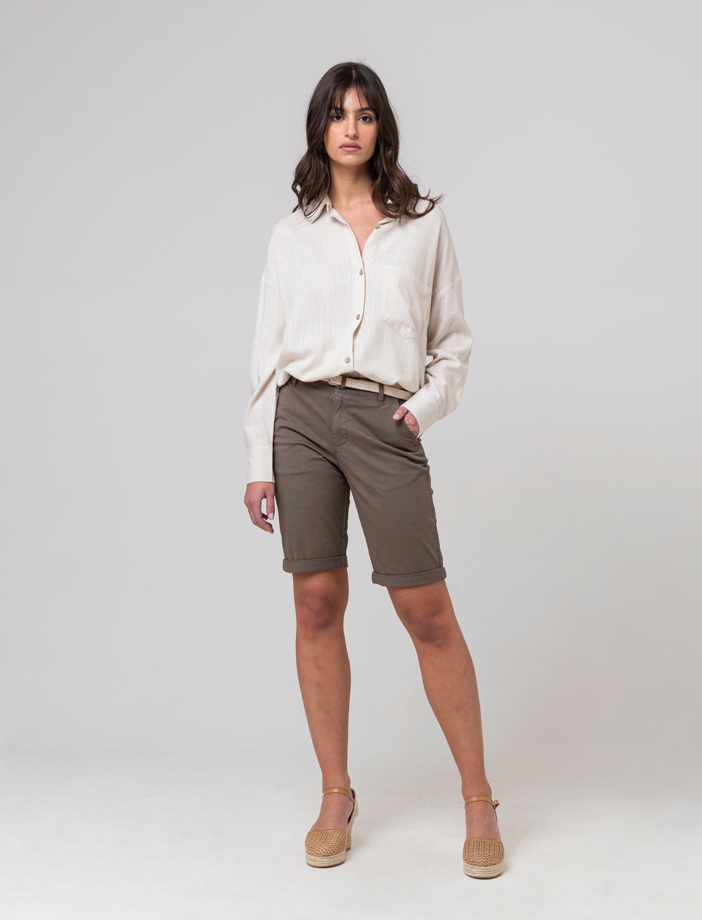 Camicia con bottoni al fondo da donna - Beige corda