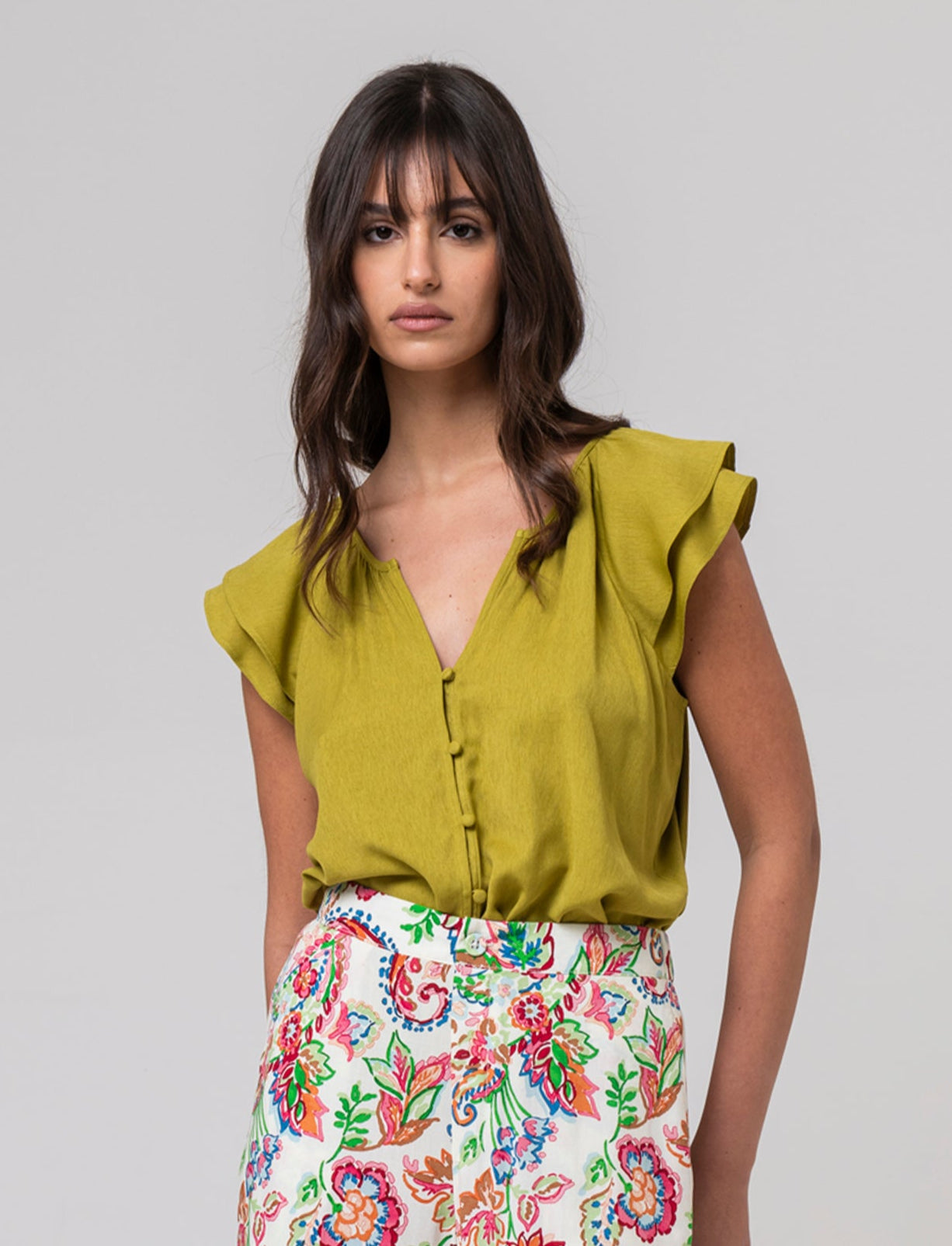 Woman's ruffled blouse for elegant style - Green