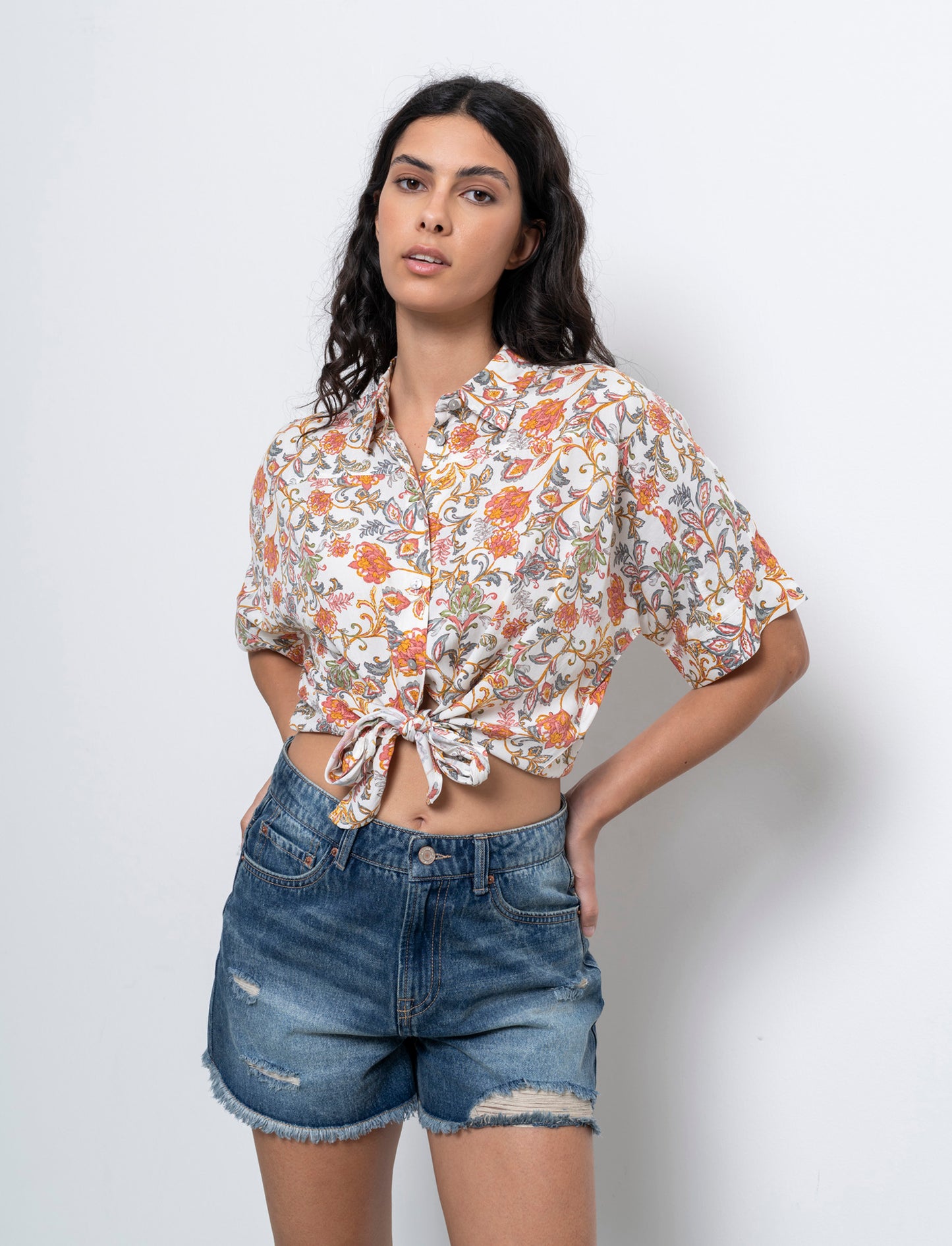 Woman's knot front shirt - 