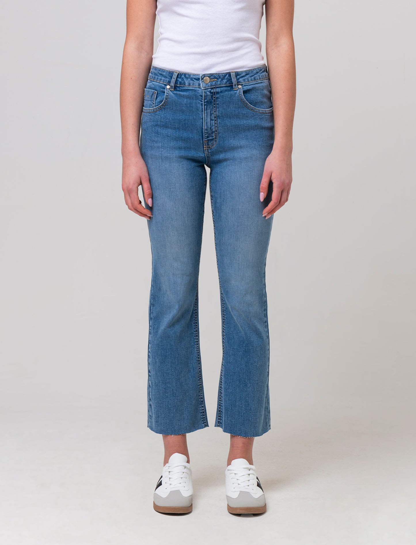 Woman's basic ankle jeans for everyday wear - Blue