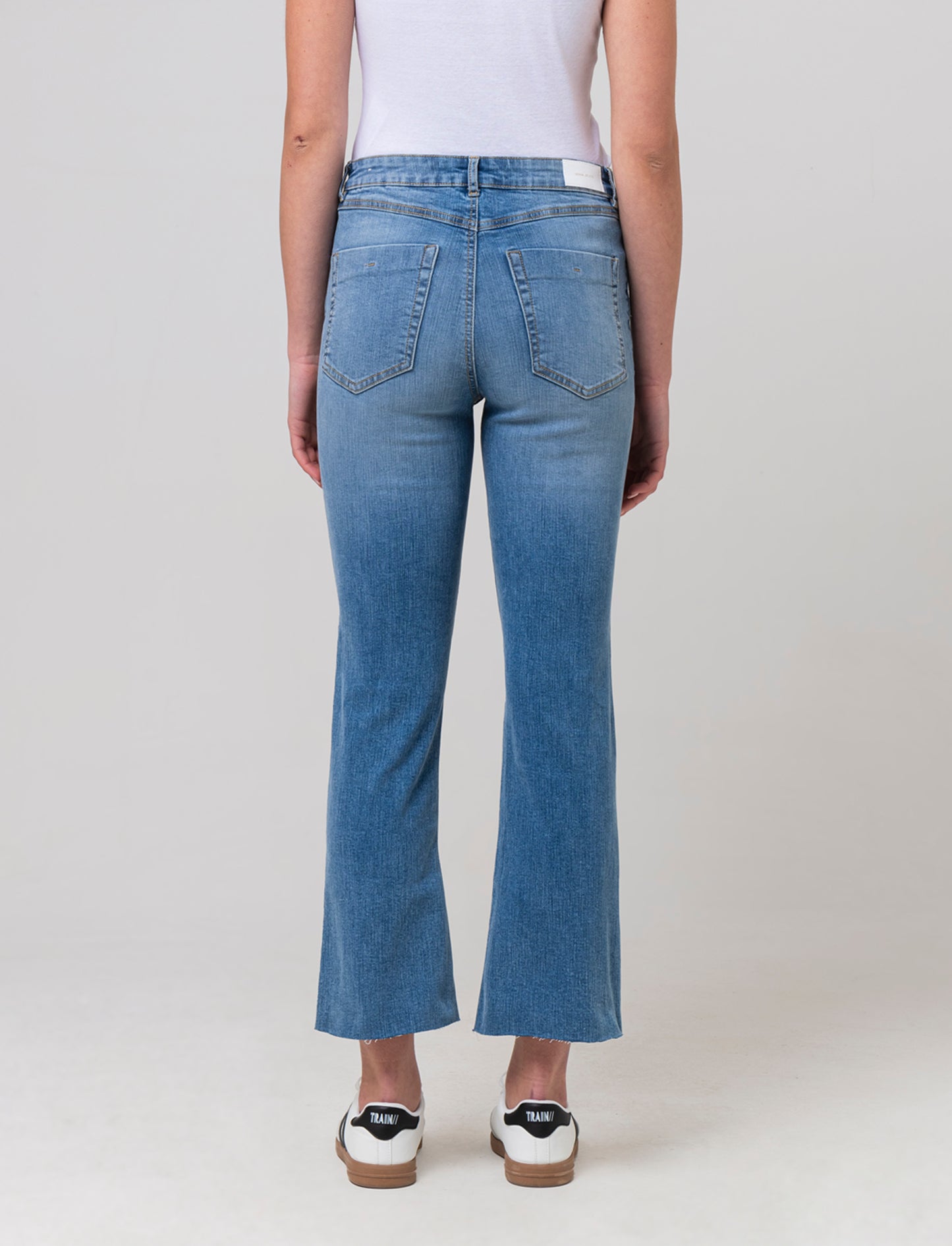 Woman's basic ankle jeans for everyday wear - Blue