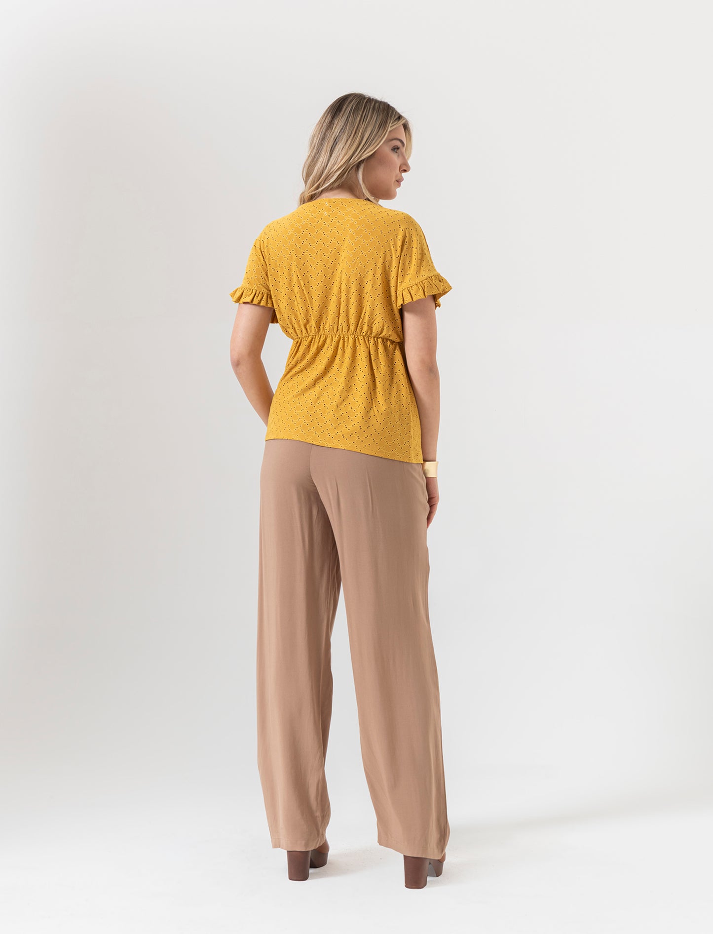 T-shirt in pizzo con elastico in vita da donna - Senape